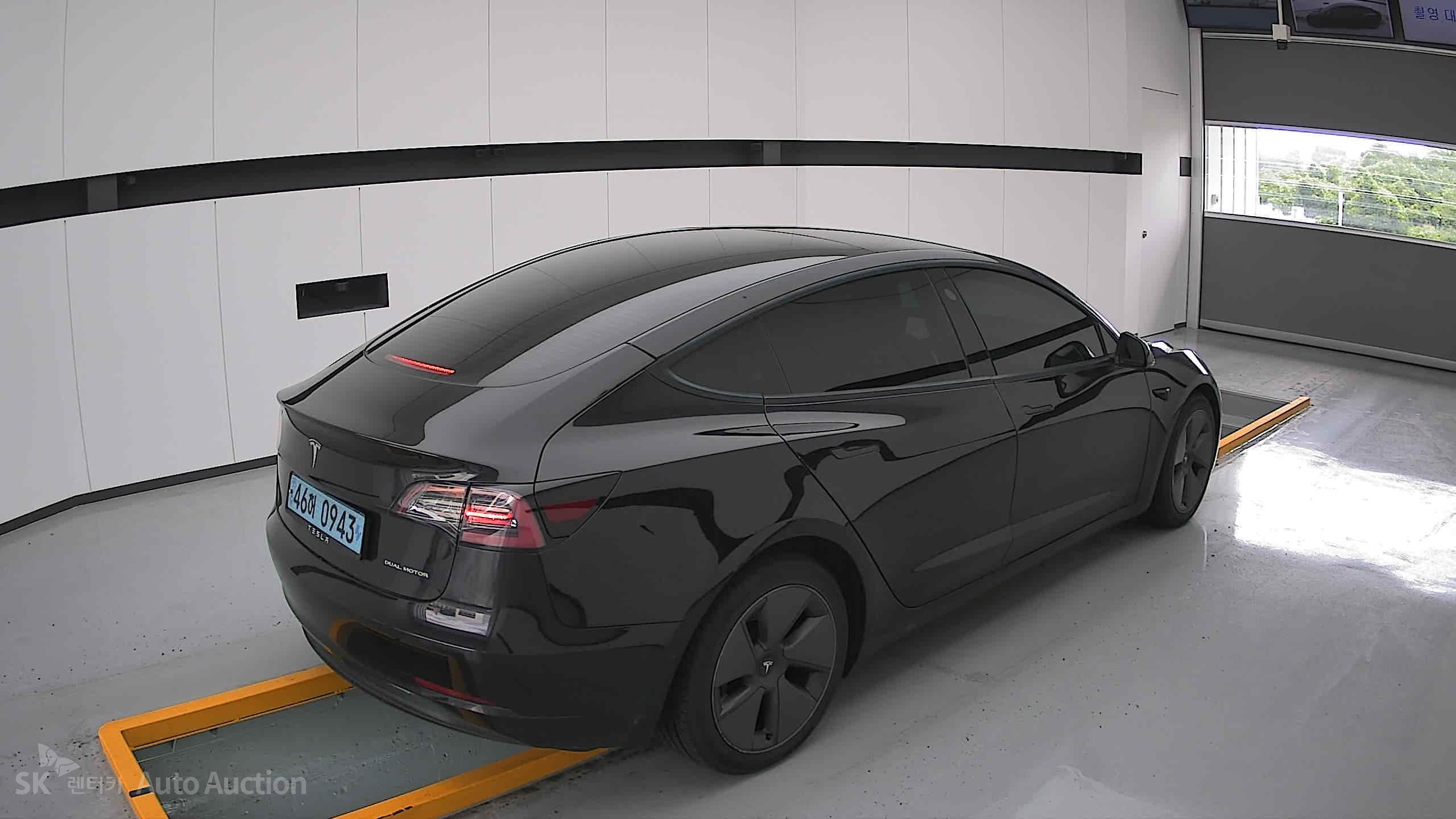 Tesla Model 3 2022 — صورة 17