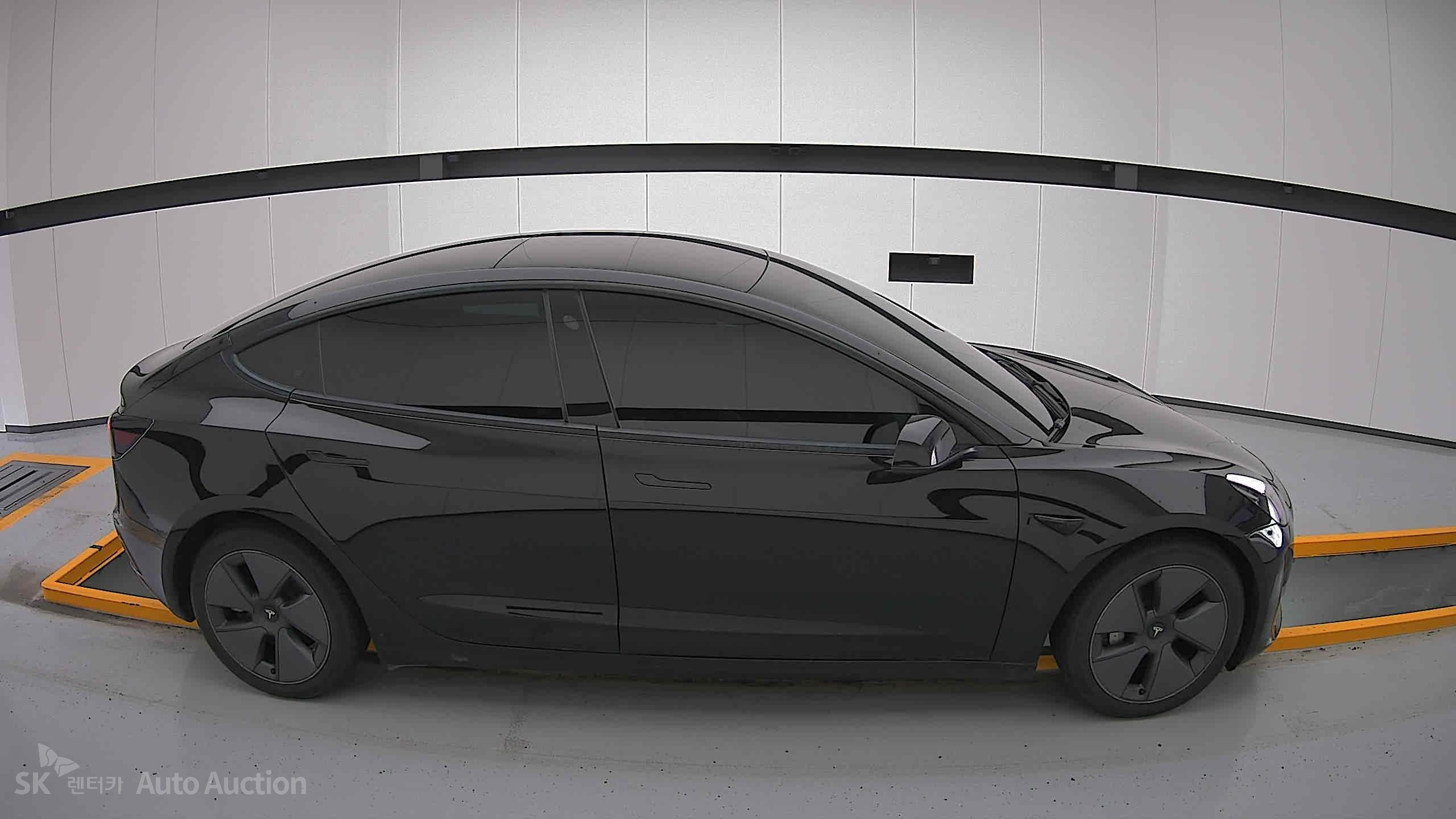 Tesla Model 3 2022 — صورة 19
