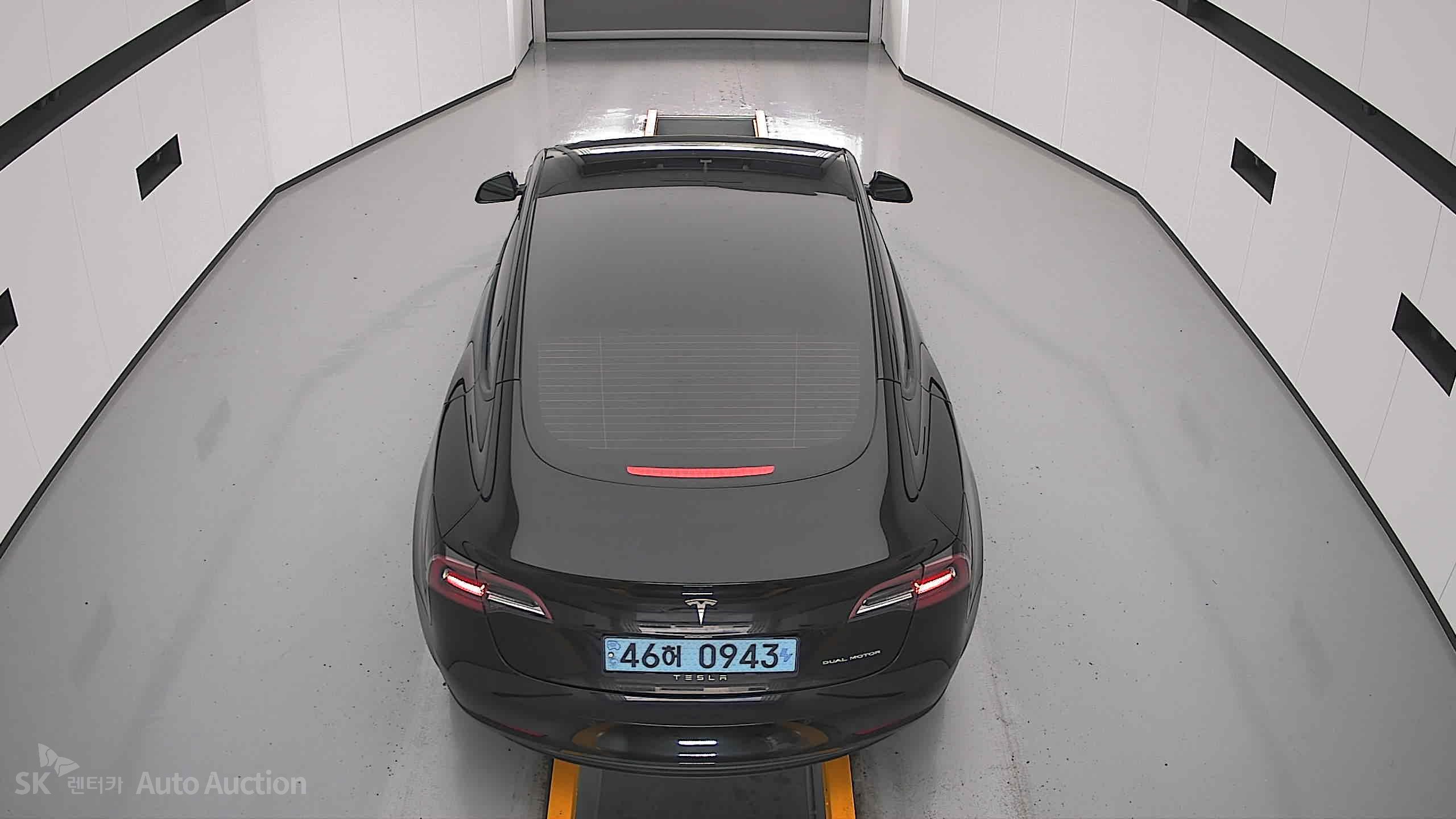 Tesla Model 3 2022 — صورة 23