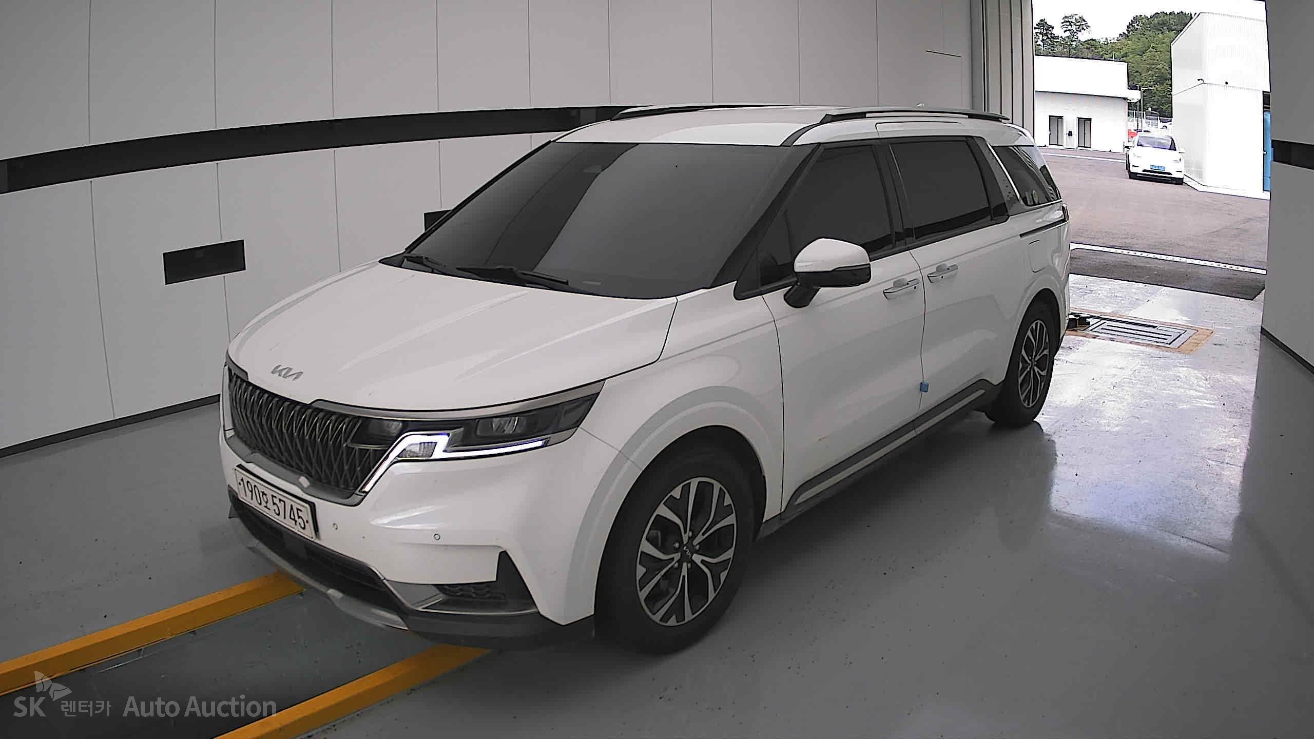 2023 - kia carnival