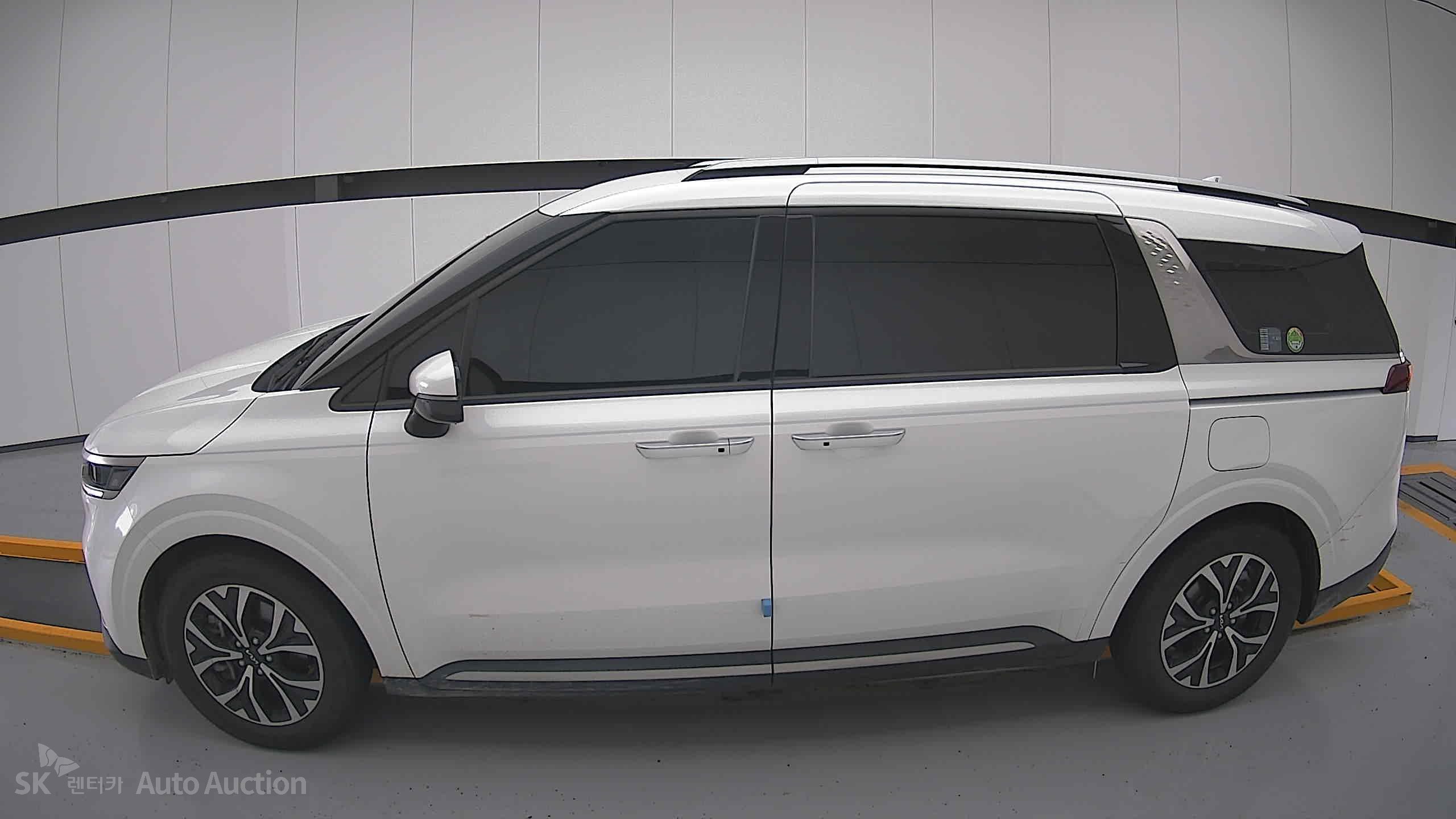 2023 - kia carnival