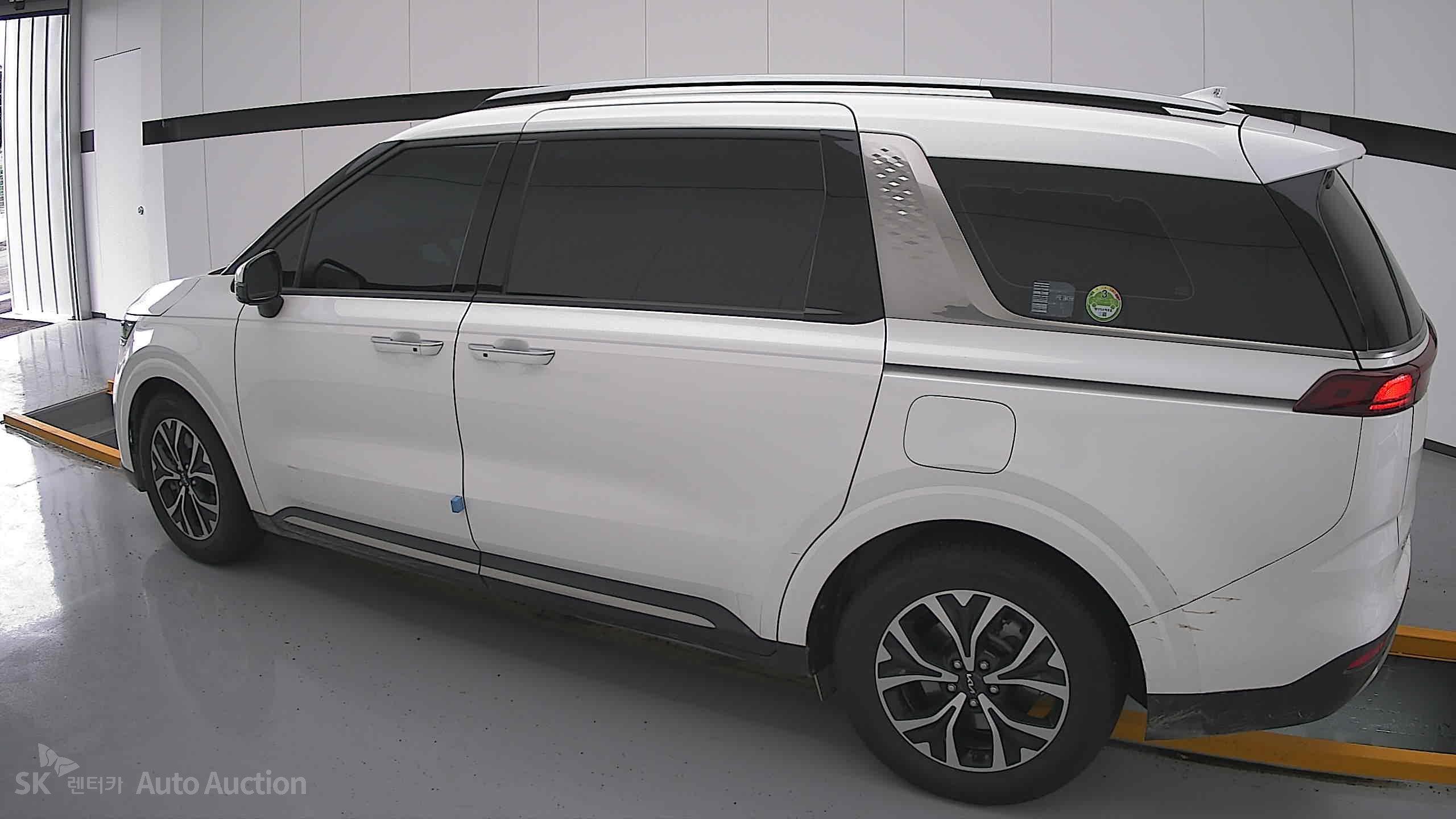 2023 - kia carnival