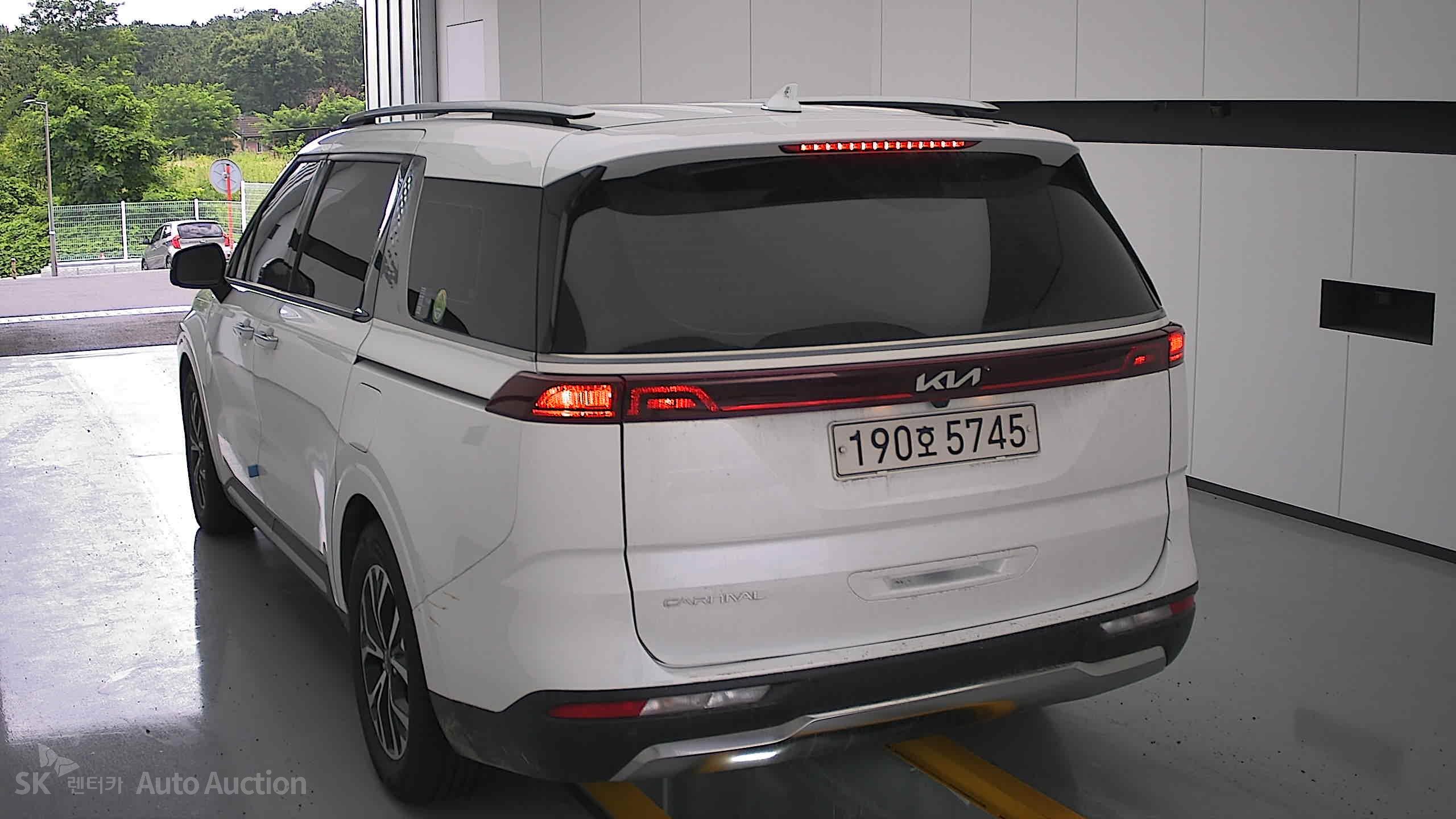 2023 - kia carnival