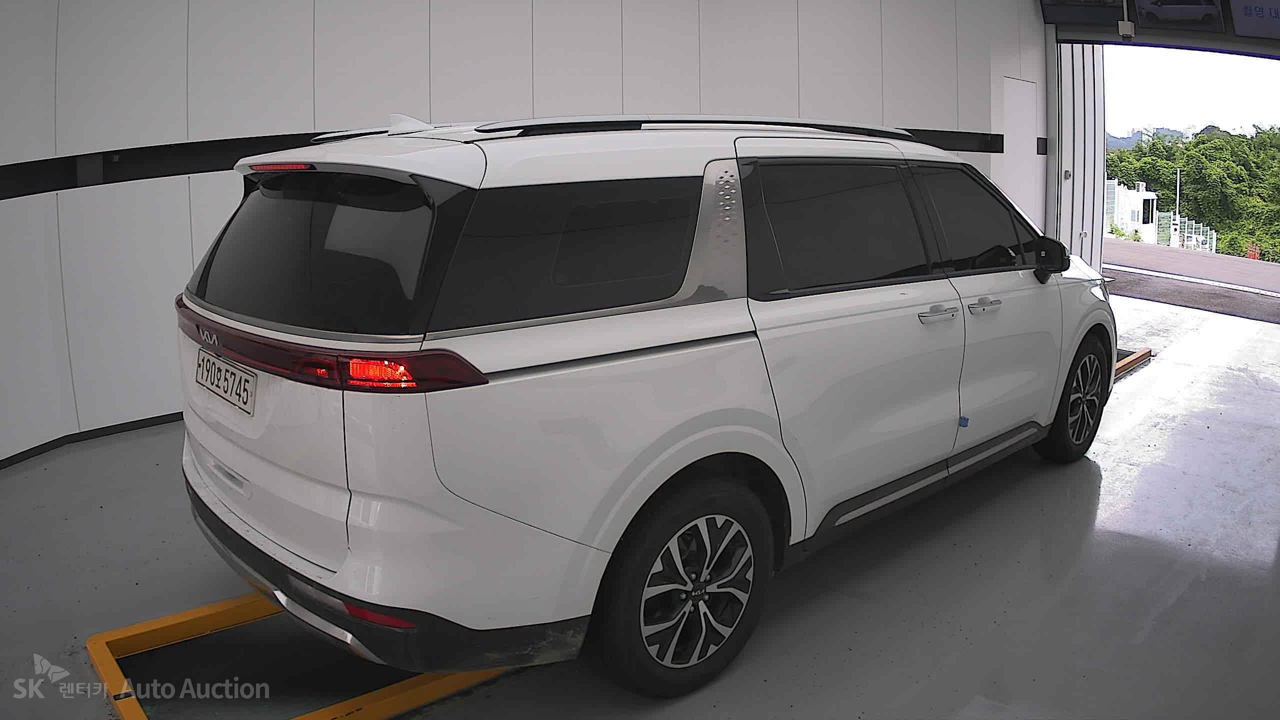 2023 - kia carnival
