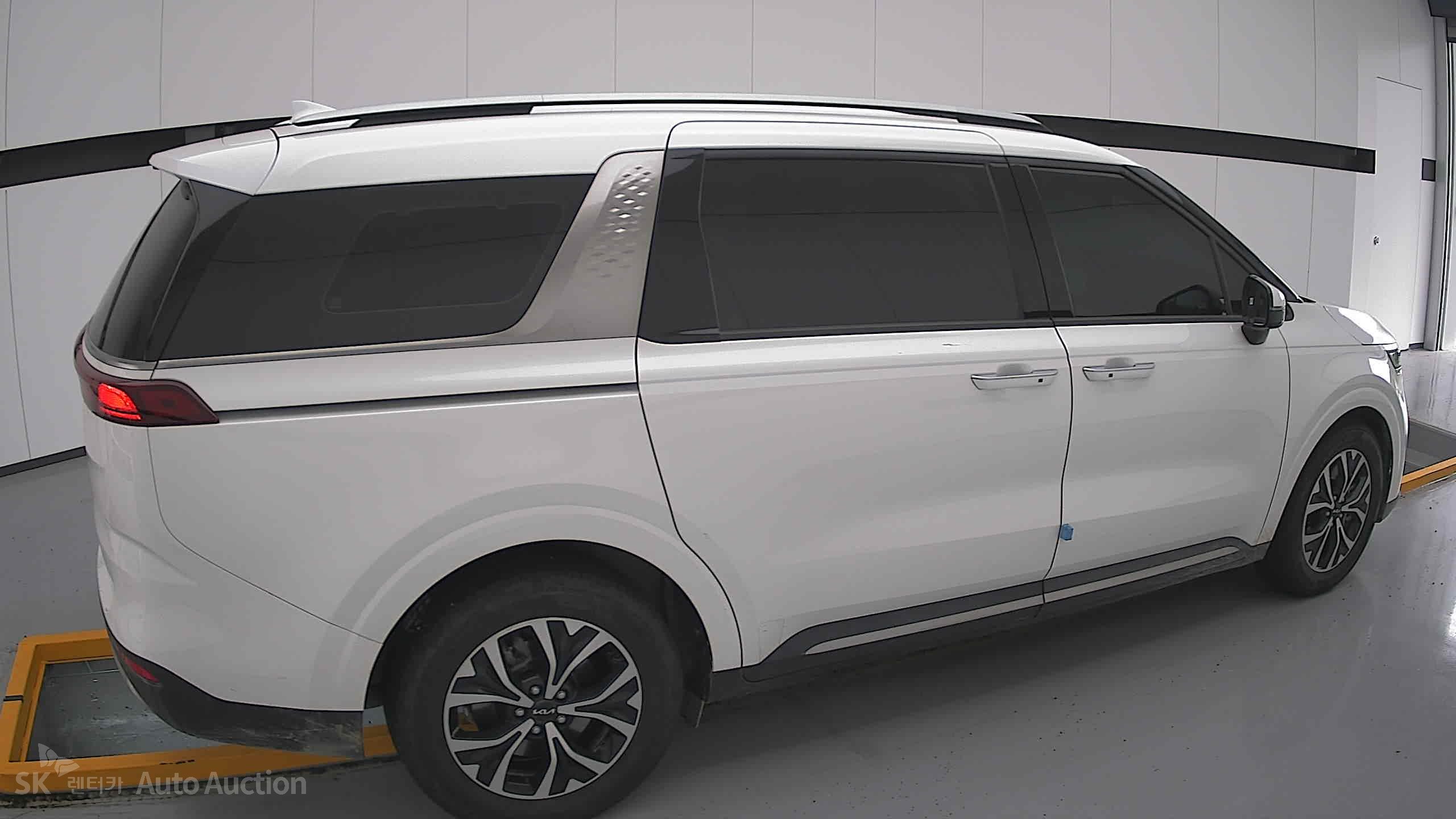 2023 - kia carnival