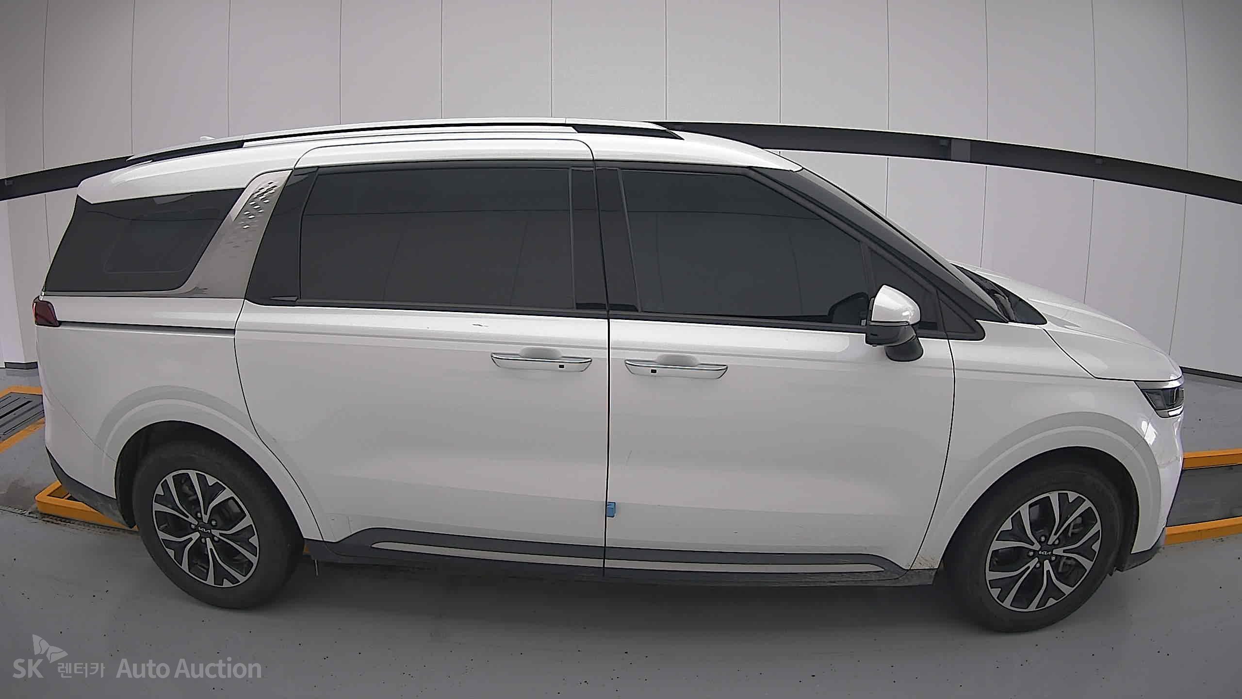 2023 - kia carnival