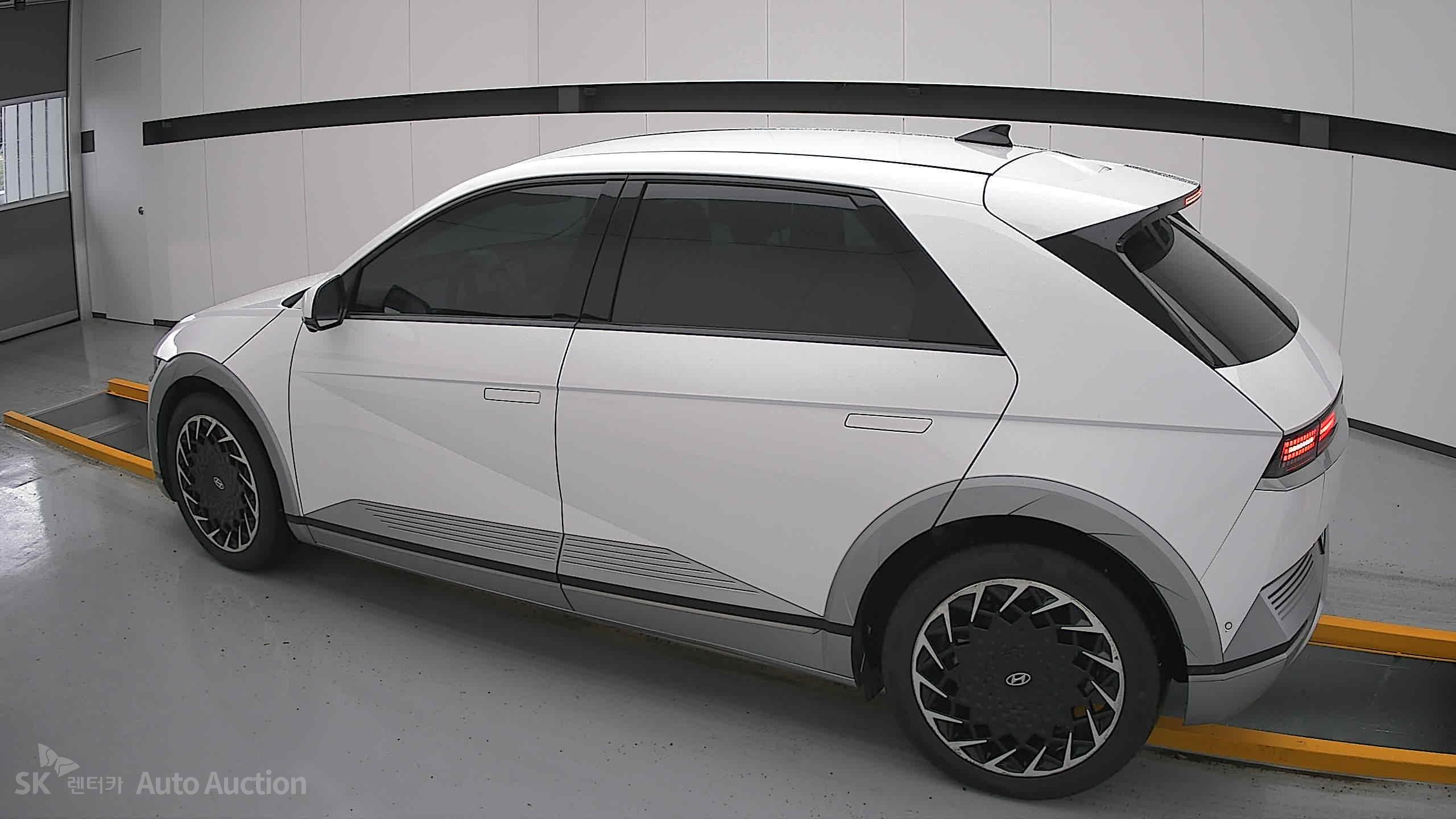2022 - hyundai ioniq
