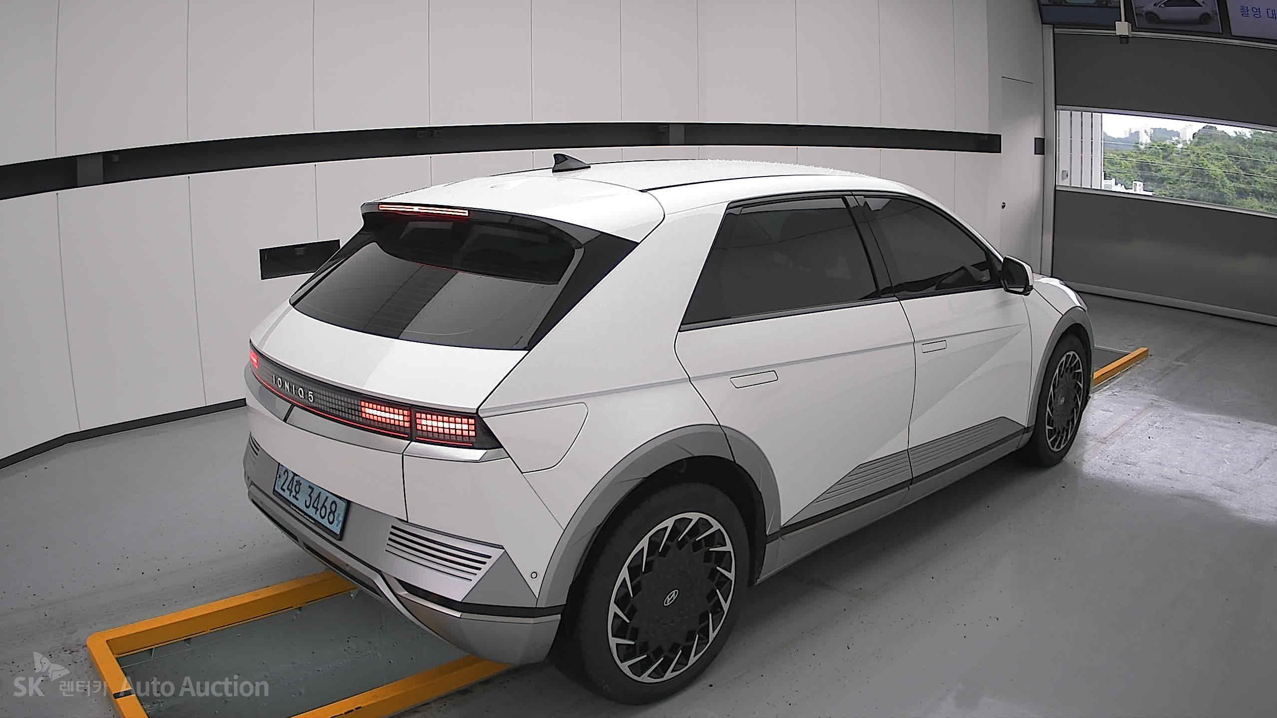 2022 - hyundai ioniq