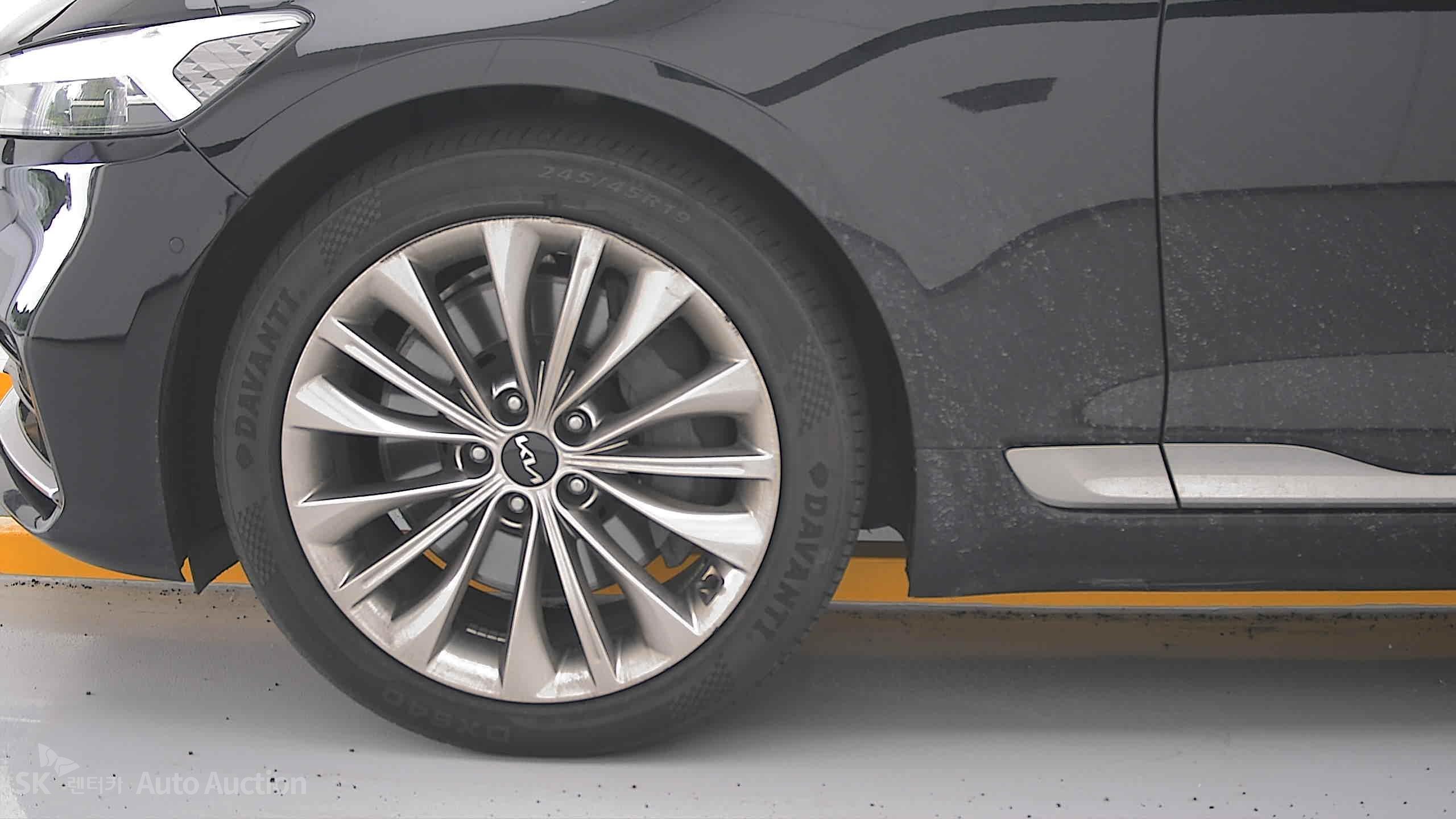 2022 - kia k9
