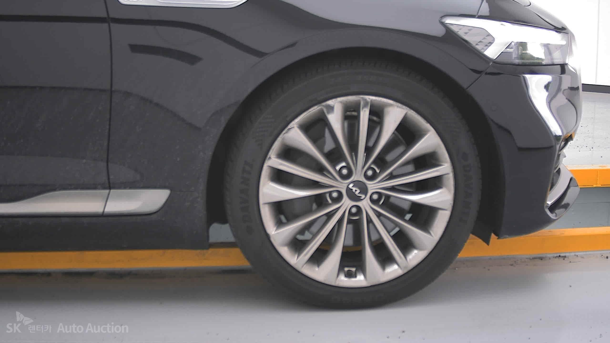 2022 - kia k9