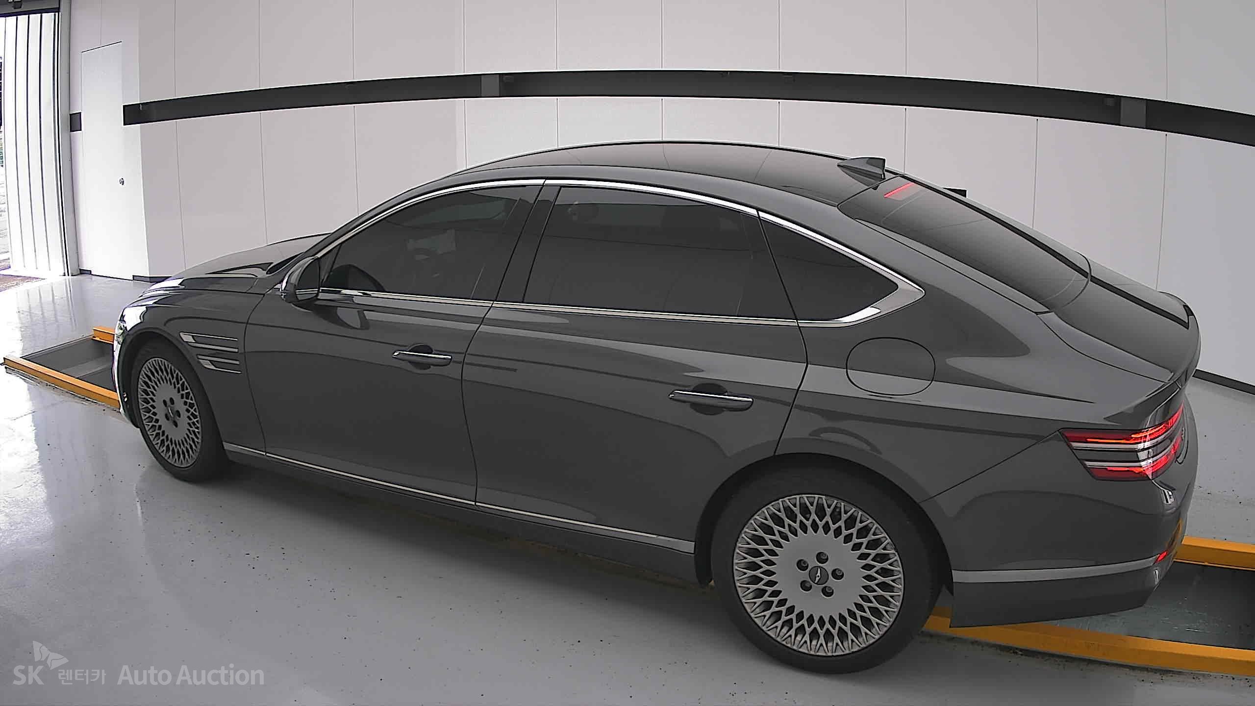 2022 - genesis g80