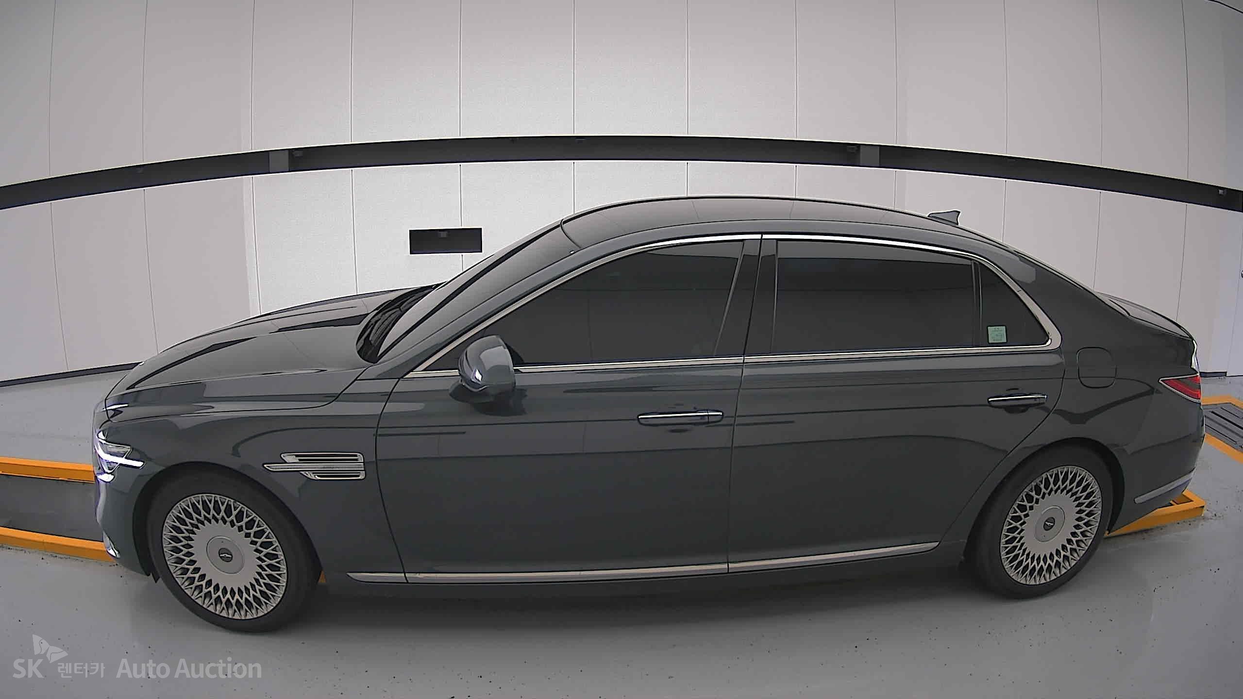 2021 - genesis g90