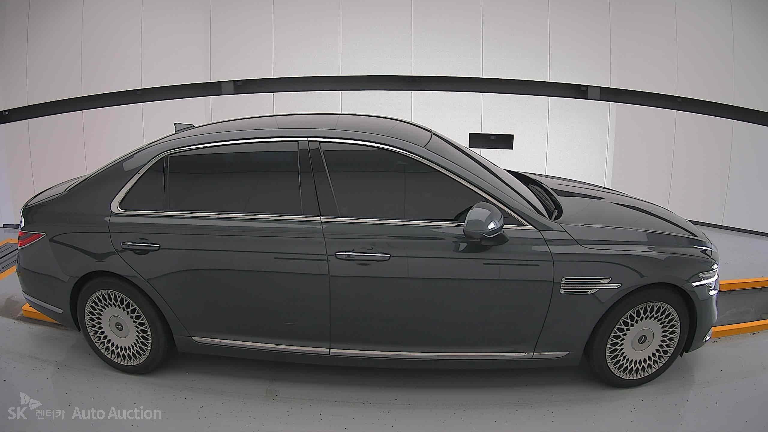 2021 - genesis g90