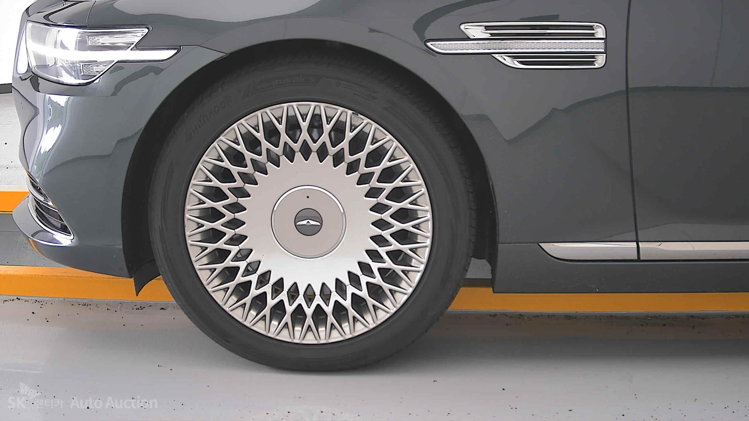 2021 - genesis g90