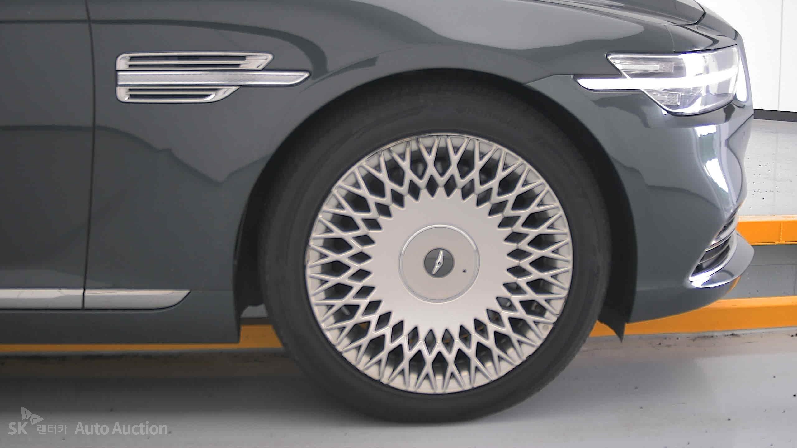 2021 - genesis g90