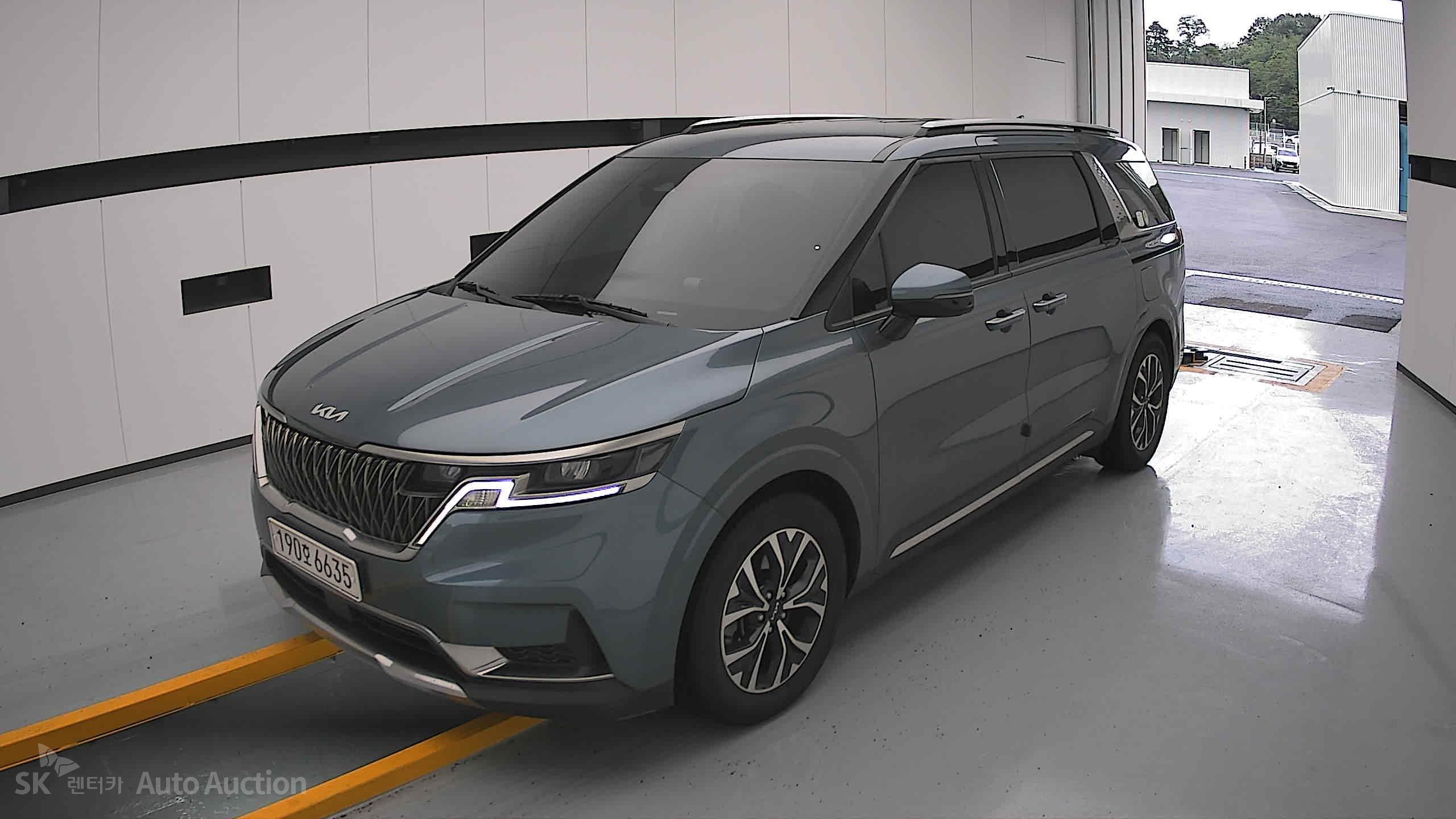 2023 - kia carnival