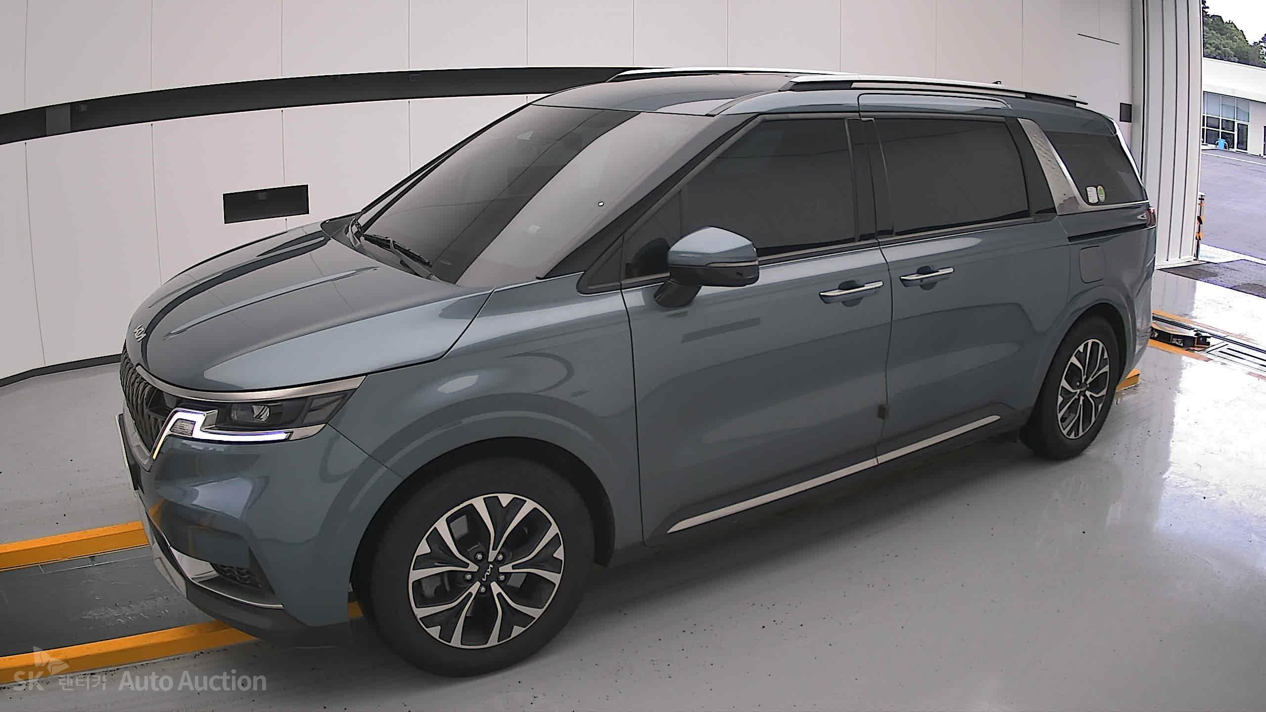 2023 - kia carnival
