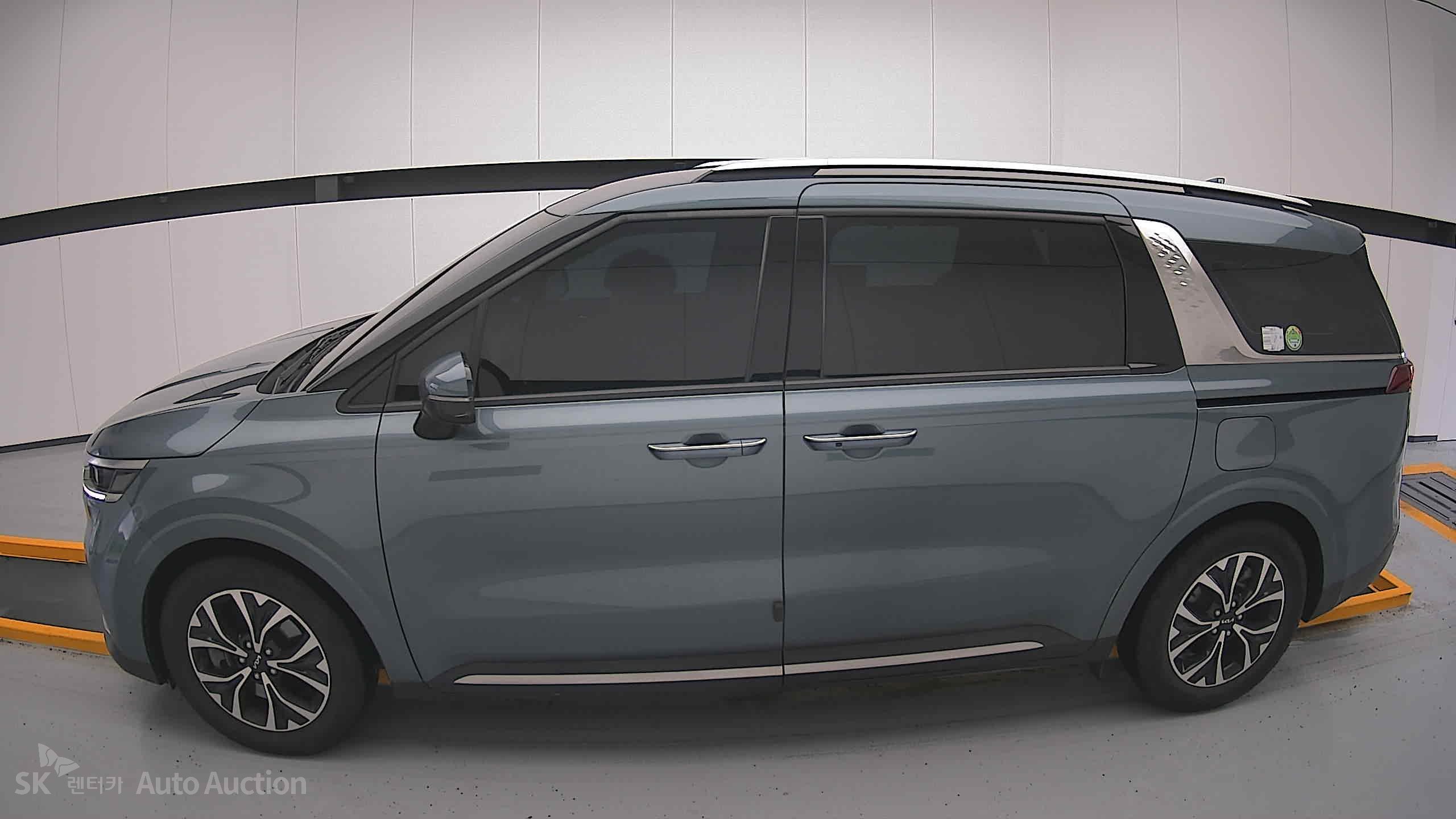 2023 - kia carnival