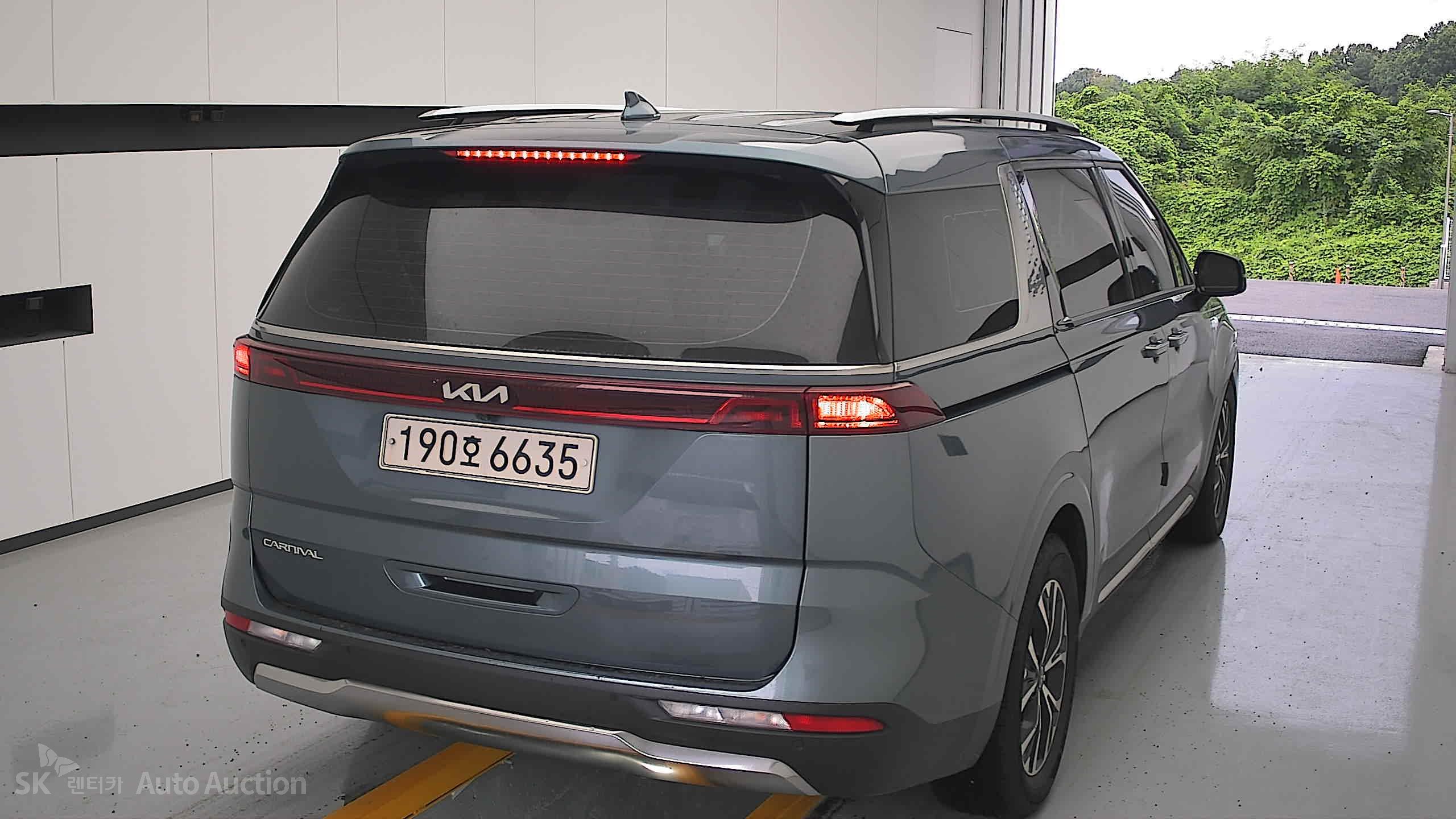 2023 - kia carnival