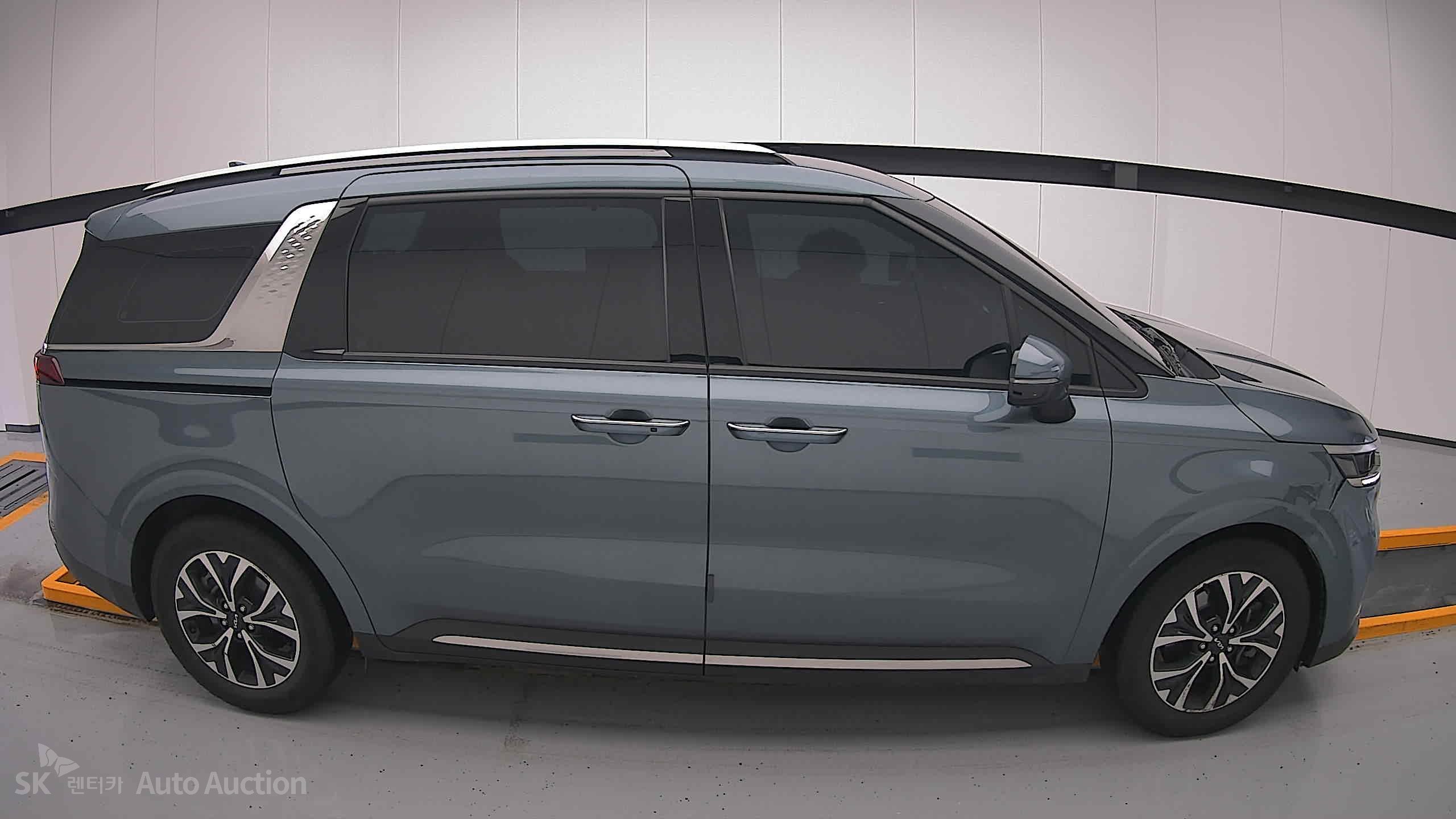 2023 - kia carnival
