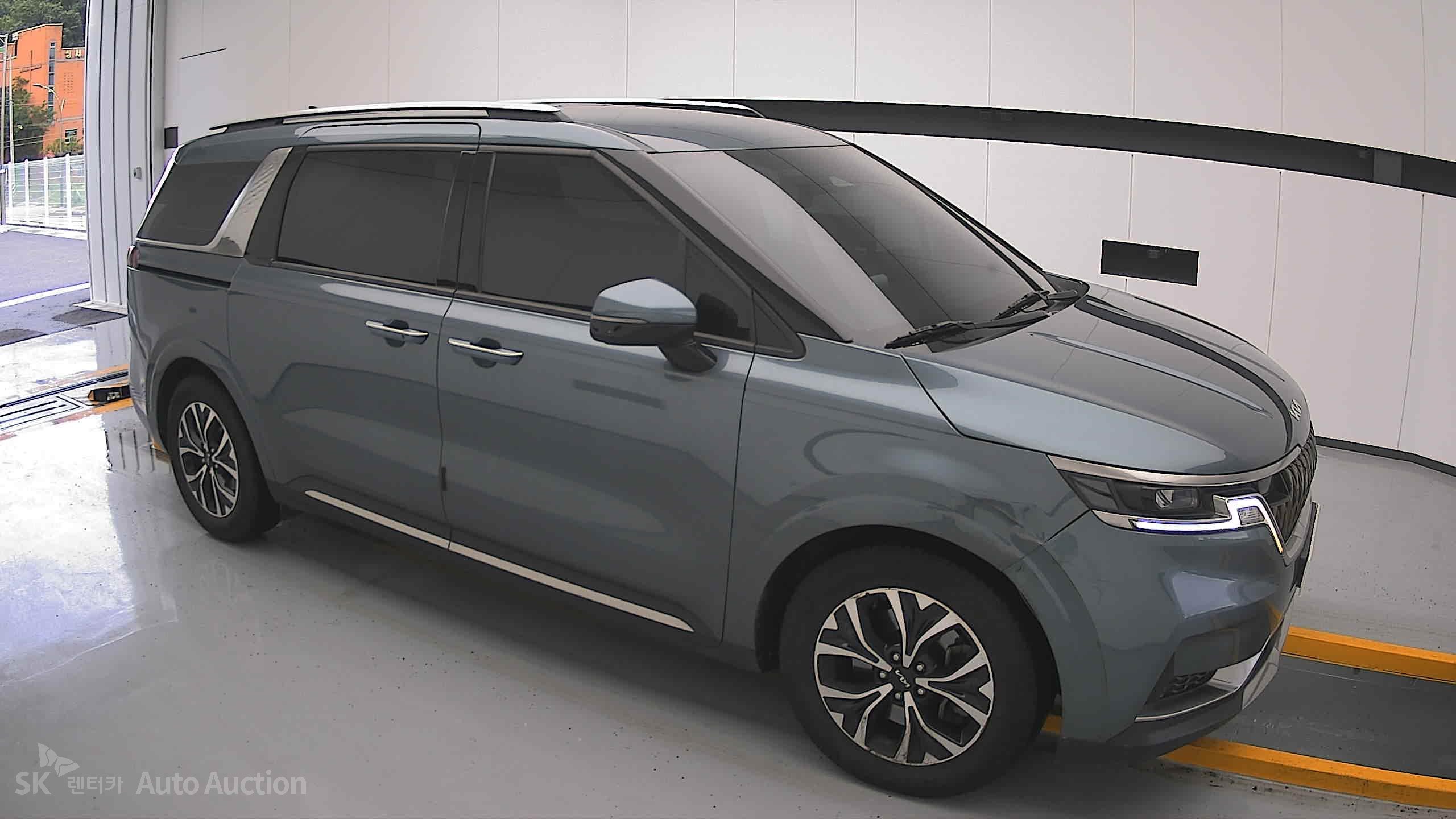 2023 - kia carnival