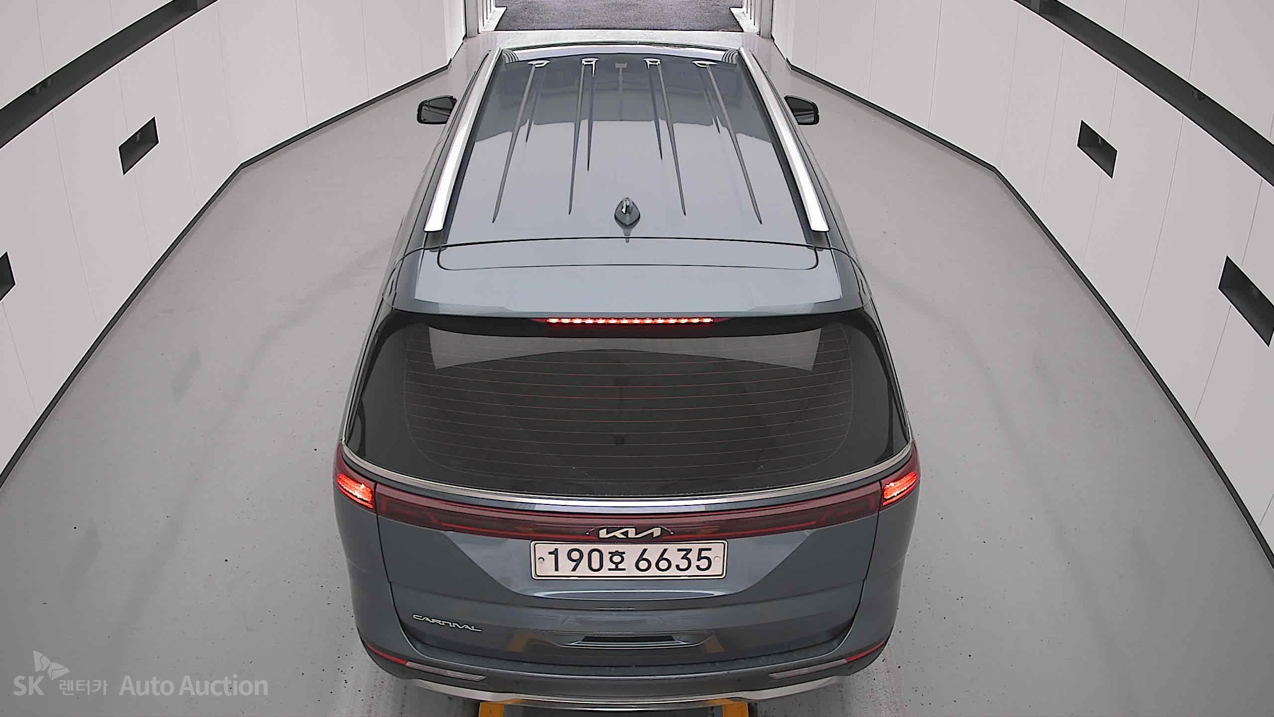 2023 - kia carnival