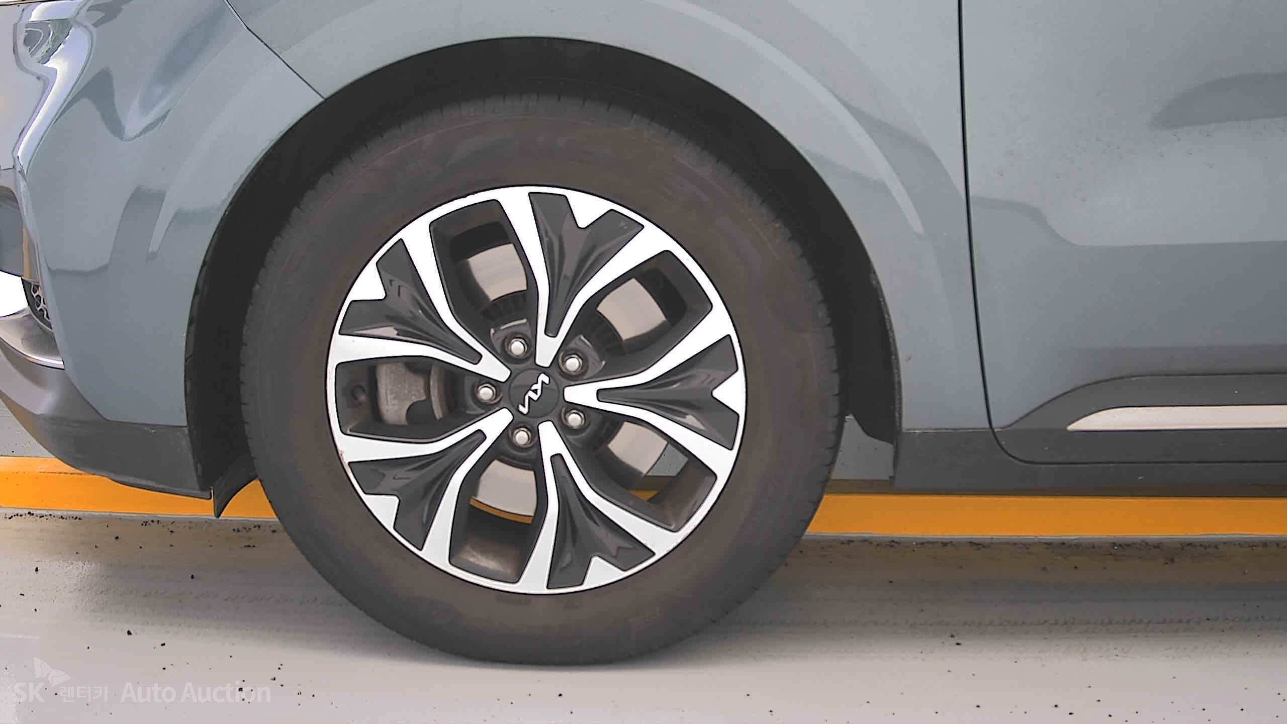 2023 - kia carnival