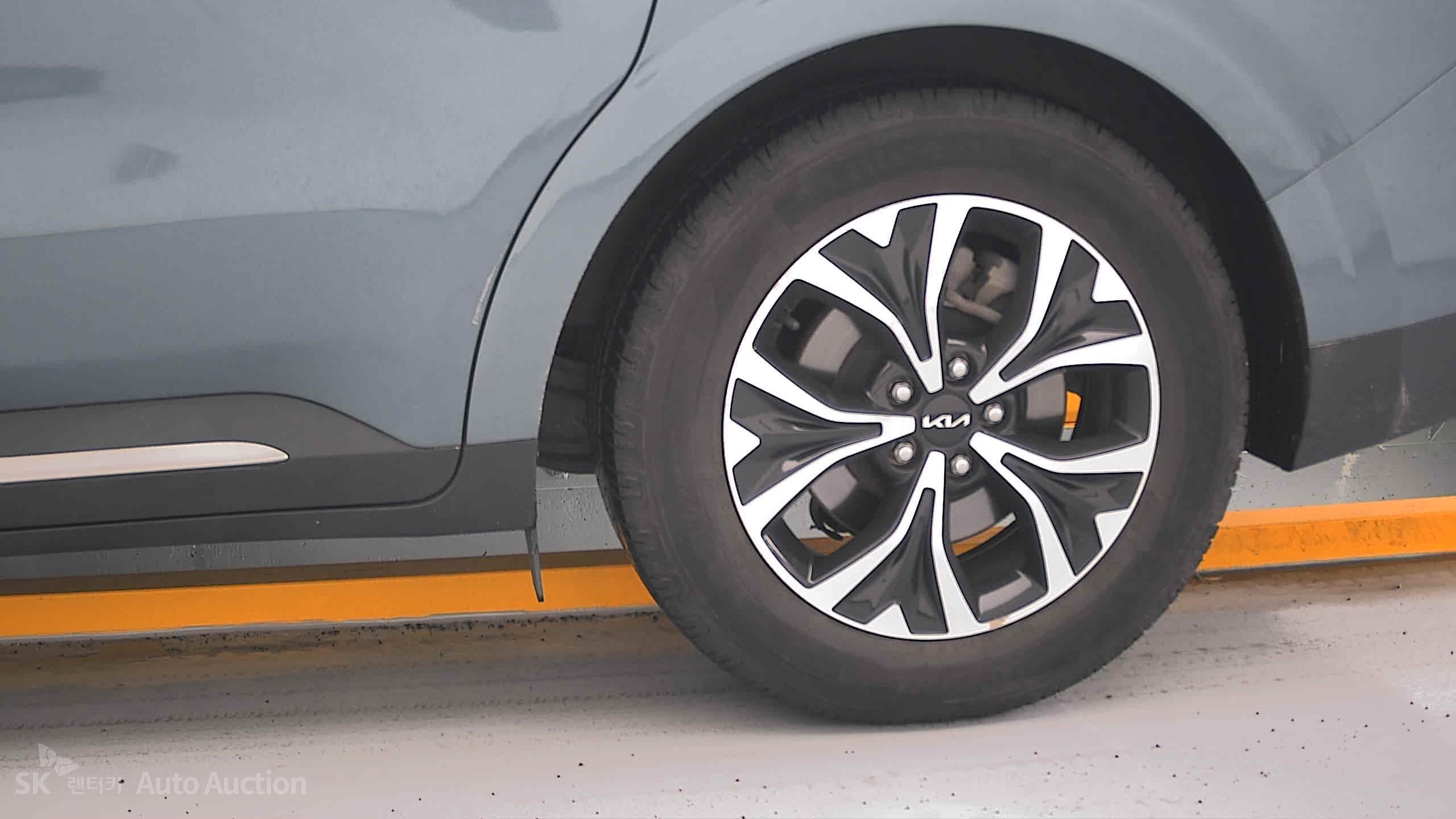 2023 - kia carnival