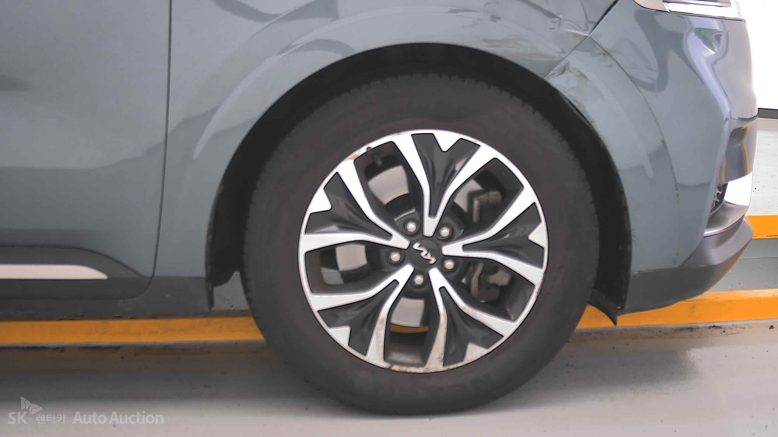 2023 - kia carnival