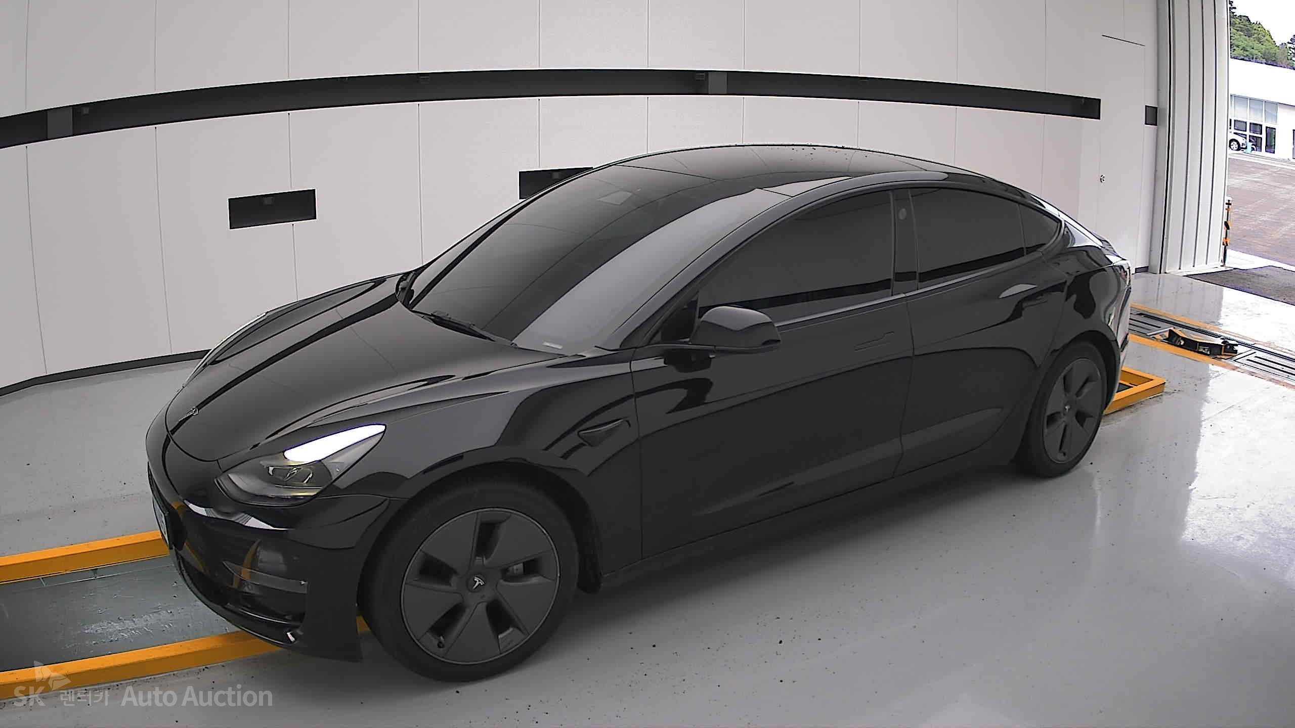2022 - tesla model 3