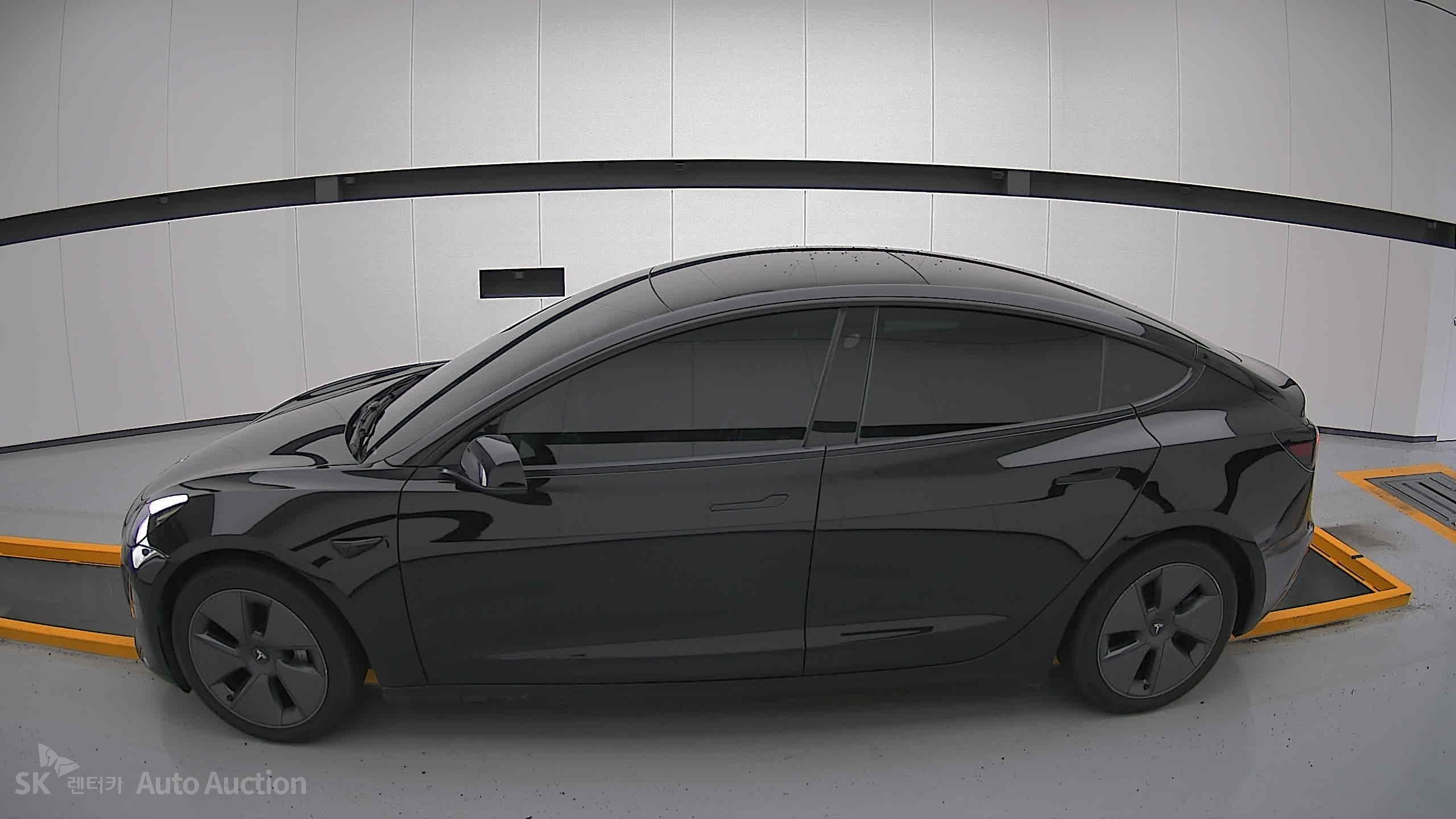 2022 - tesla model 3