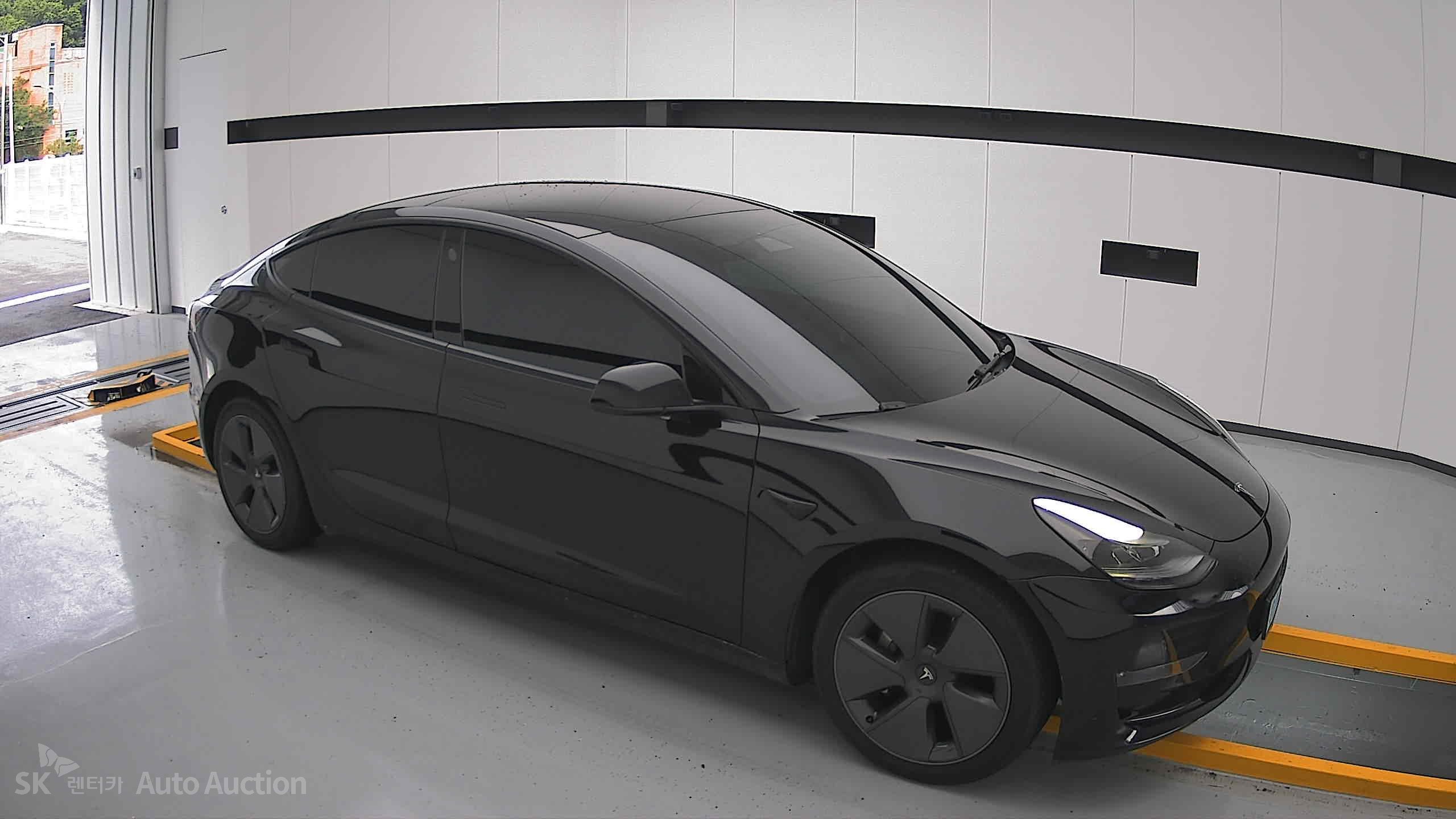 2022 - tesla model 3