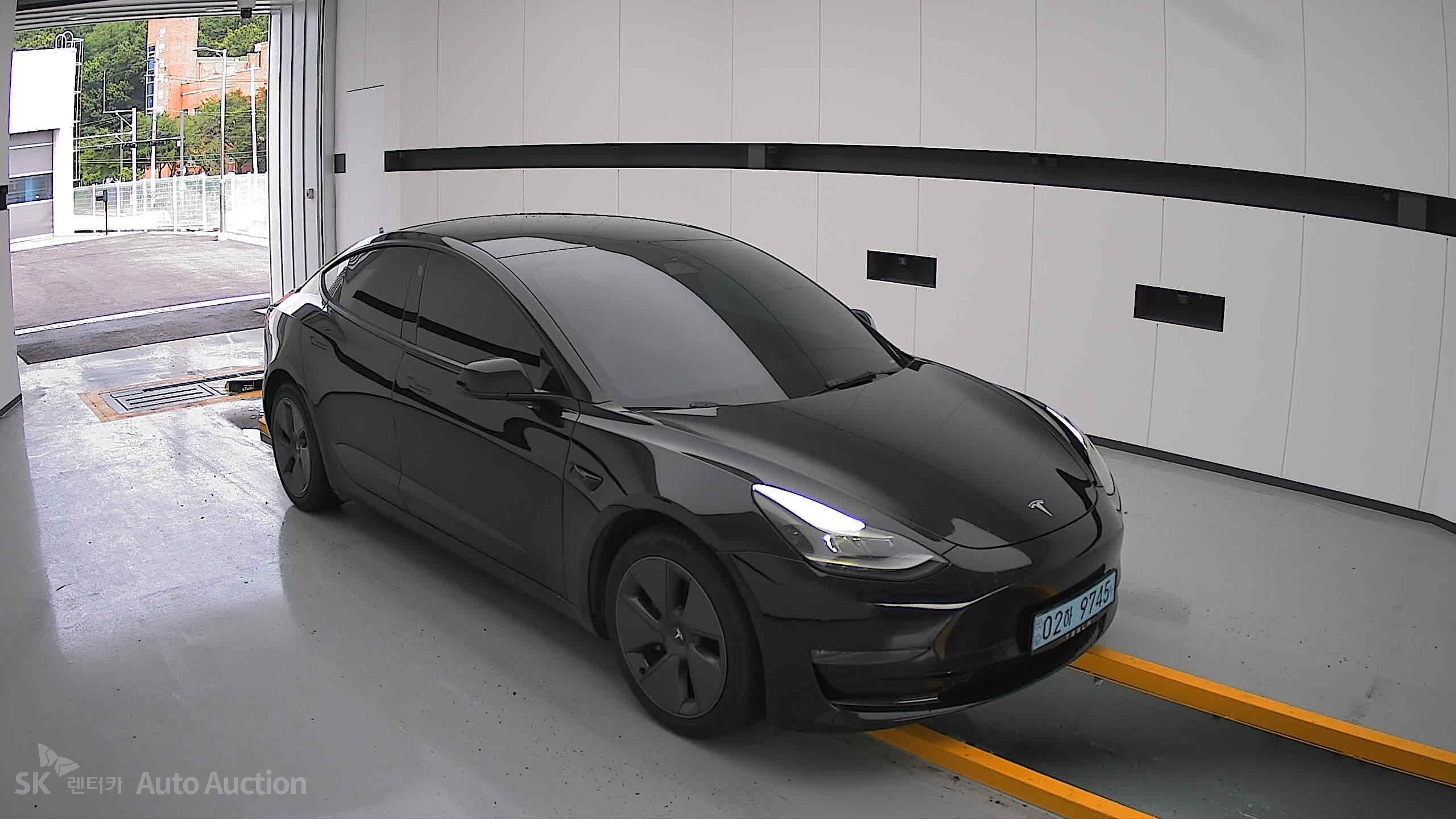 2022 - tesla model 3
