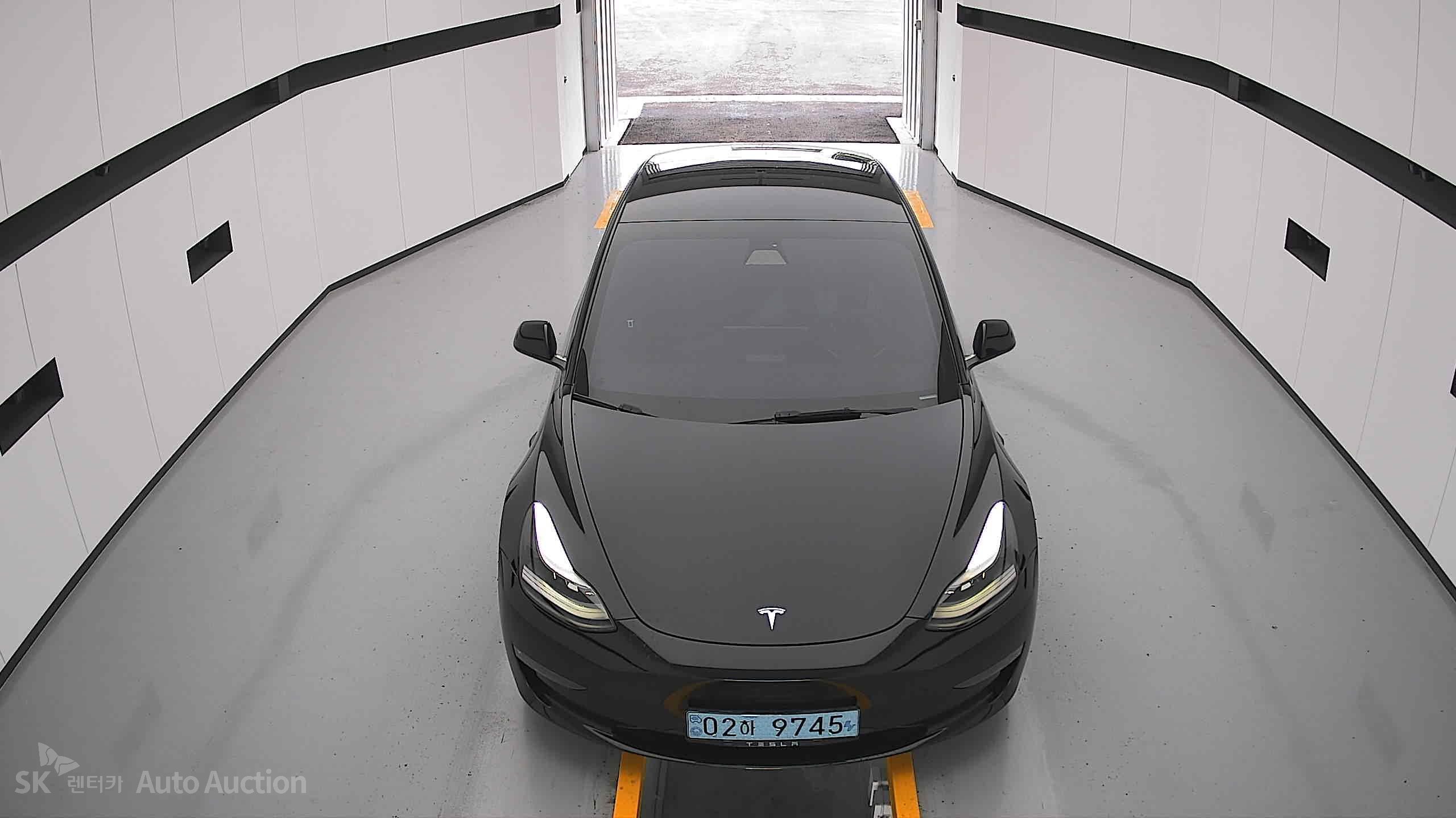 2022 - tesla model 3
