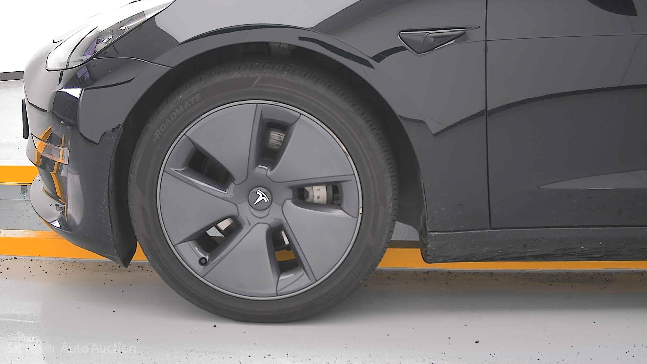 2022 - tesla model 3