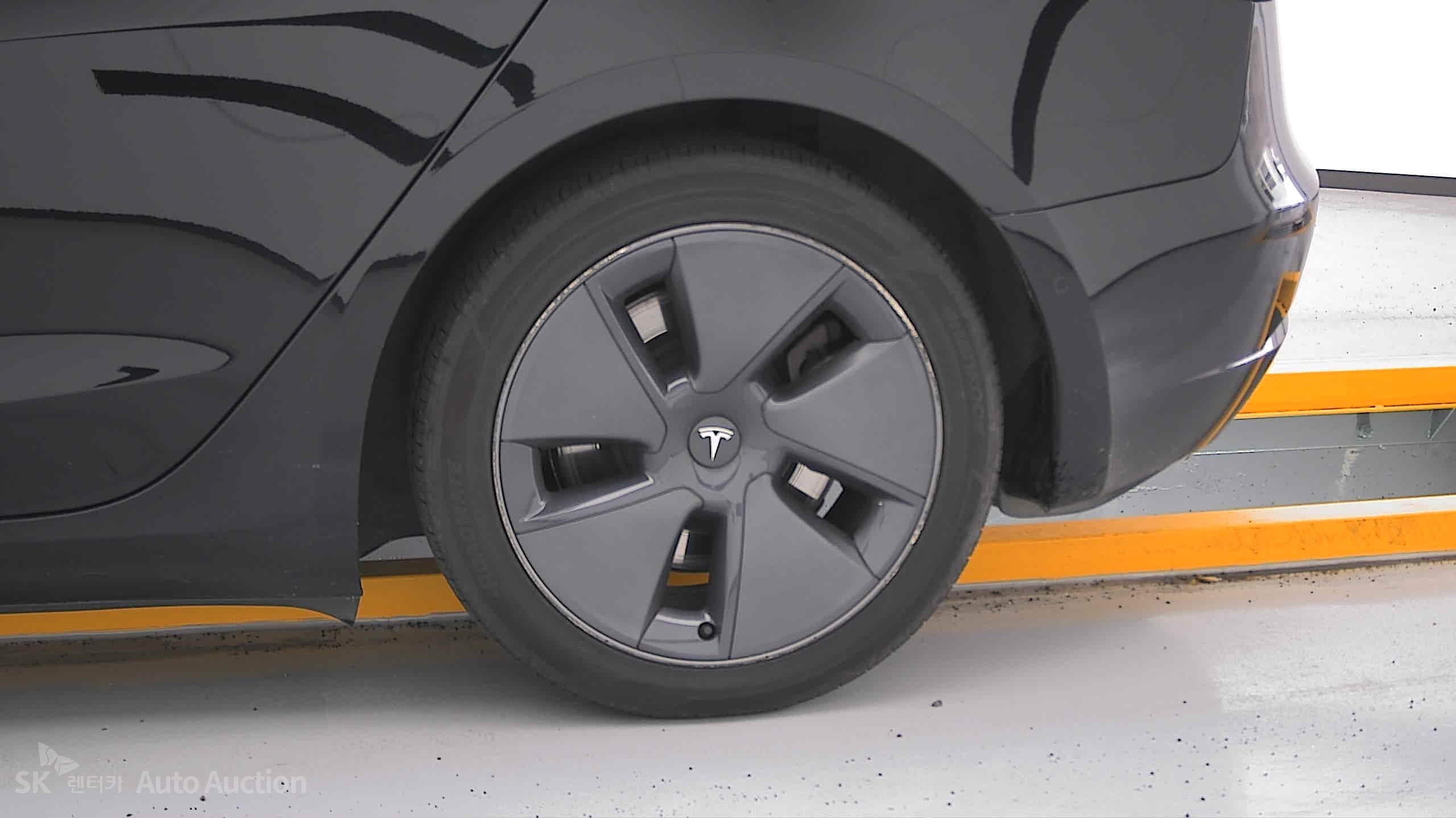2022 - tesla model 3