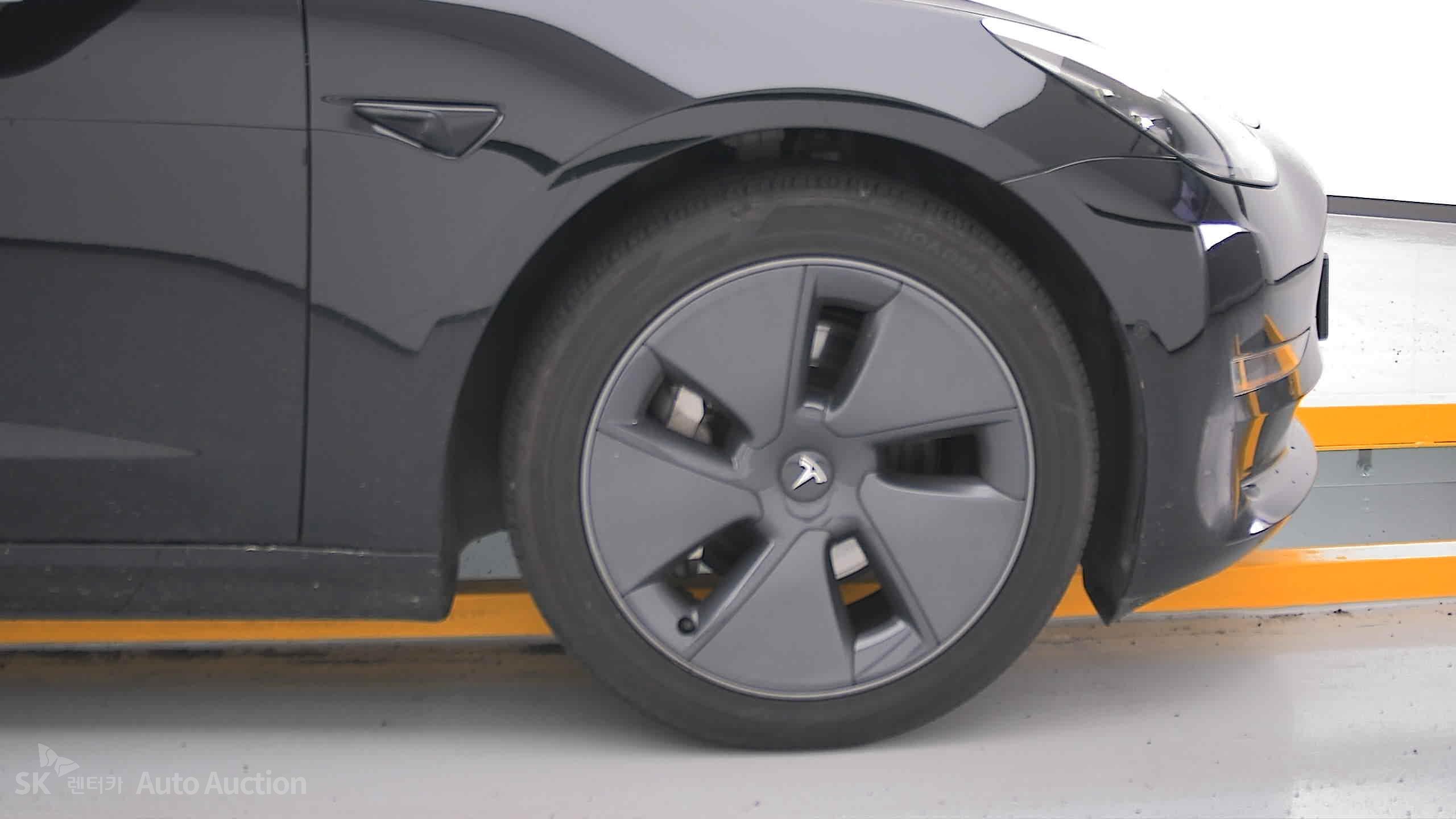 2022 - tesla model 3