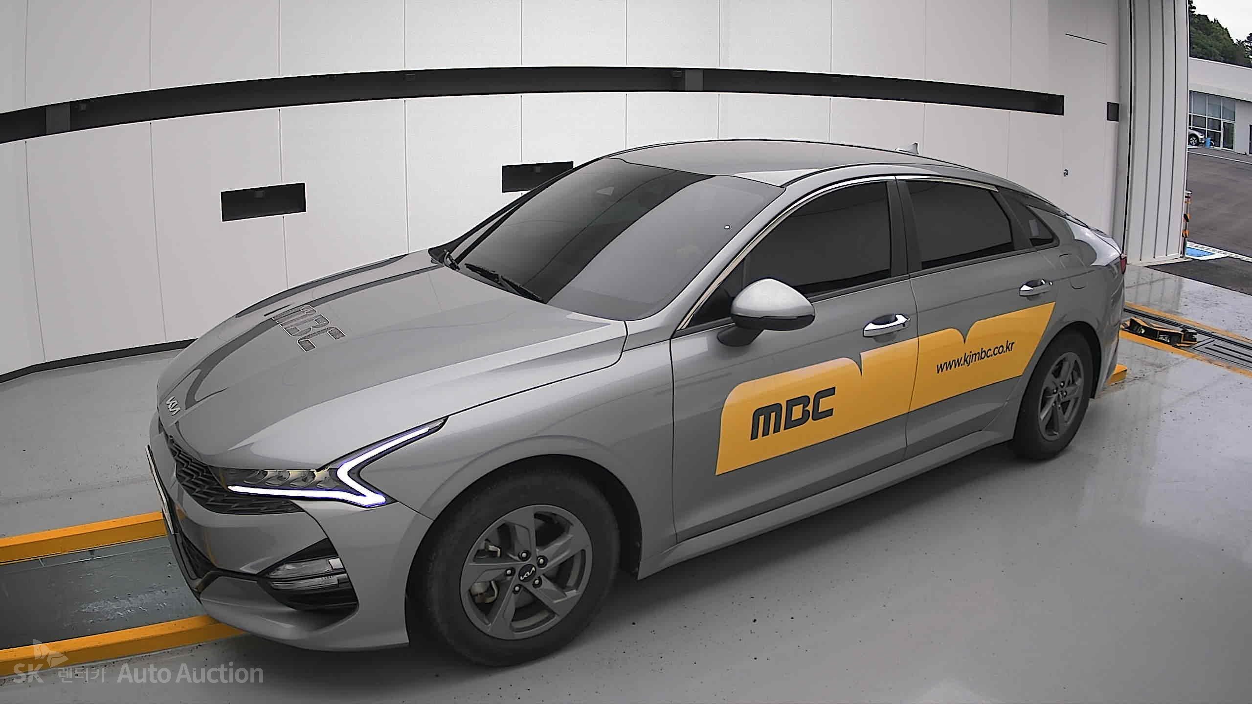 2022 - kia k5