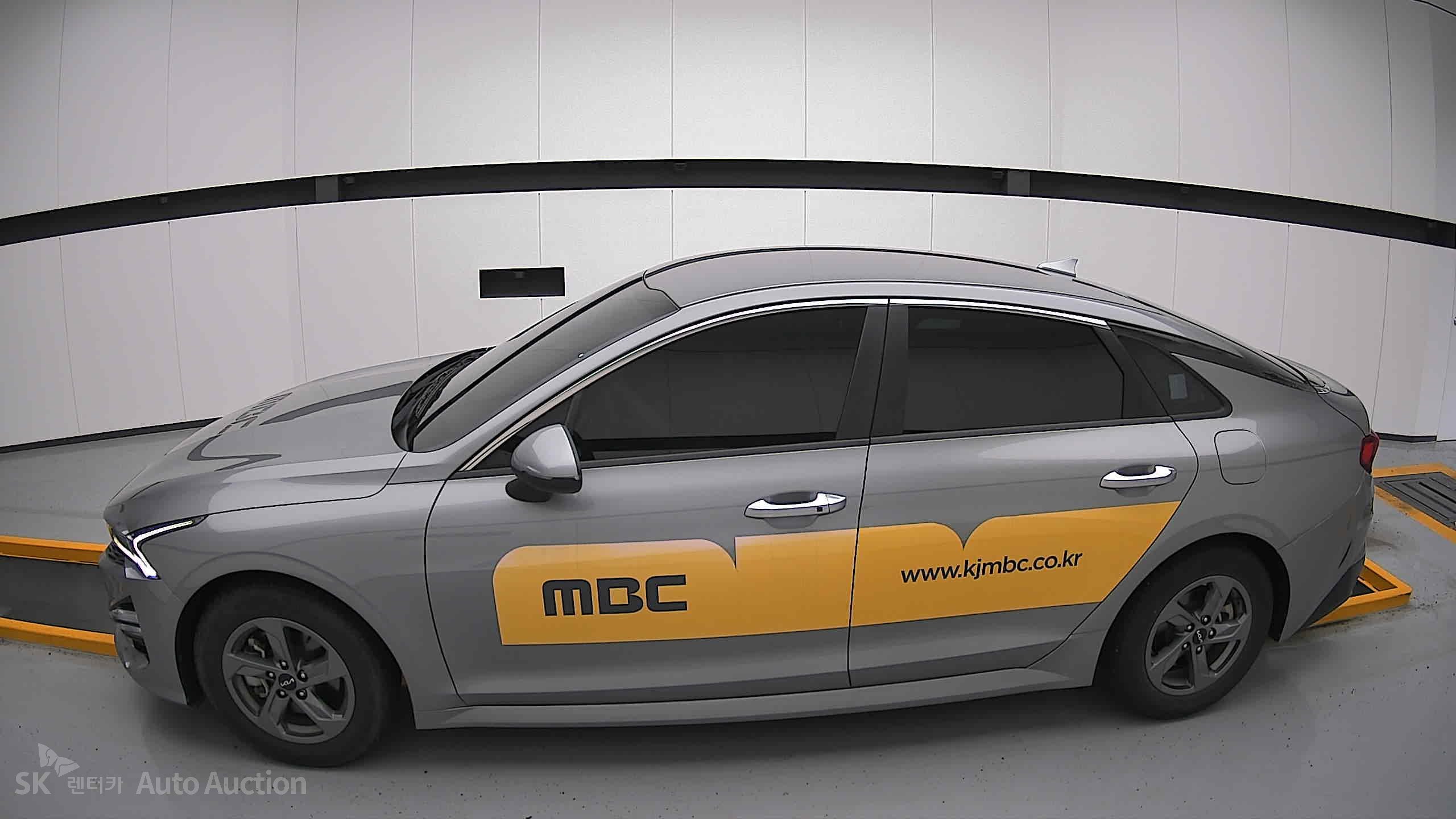 2022 - kia k5