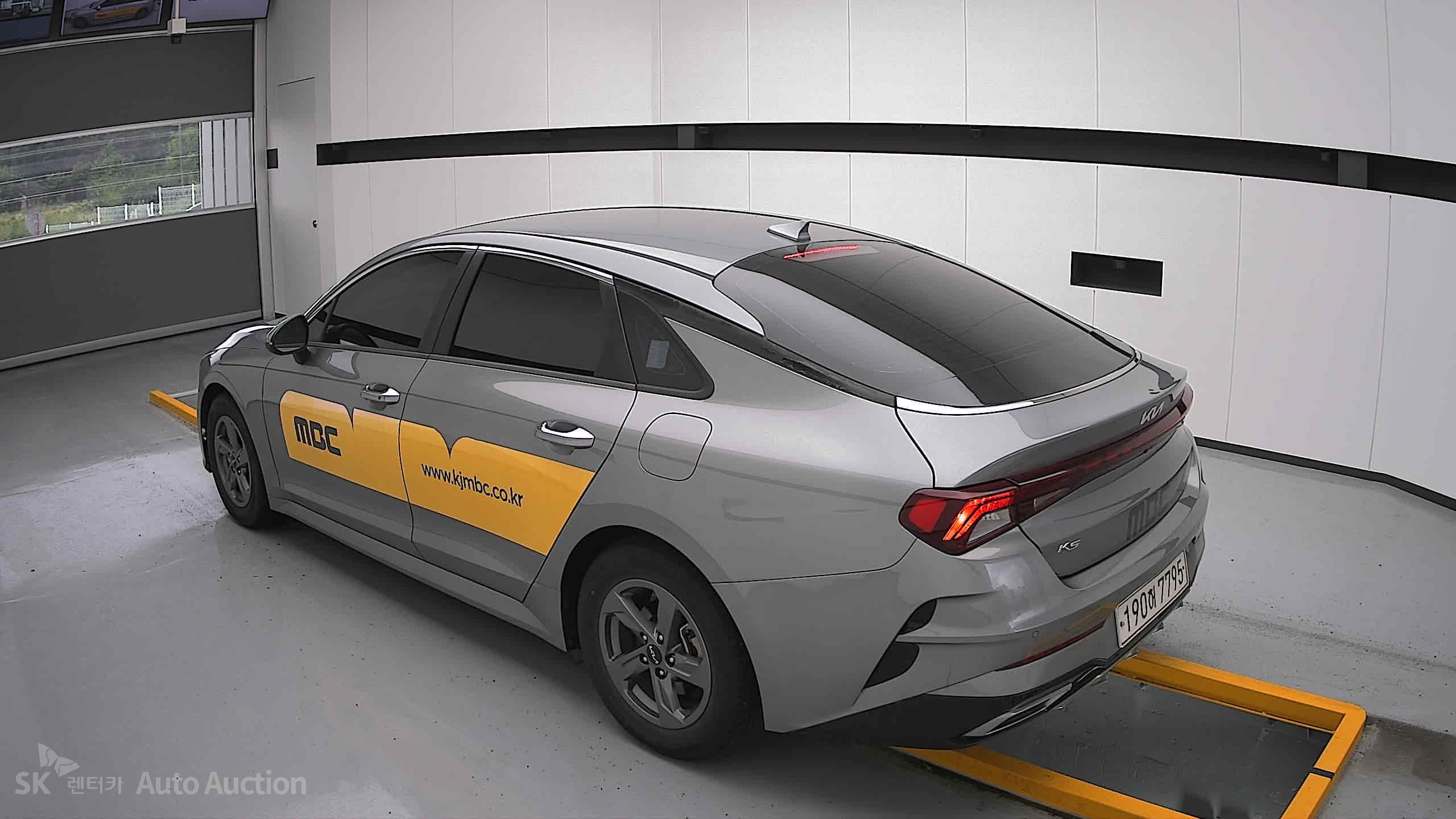 2022 - kia k5