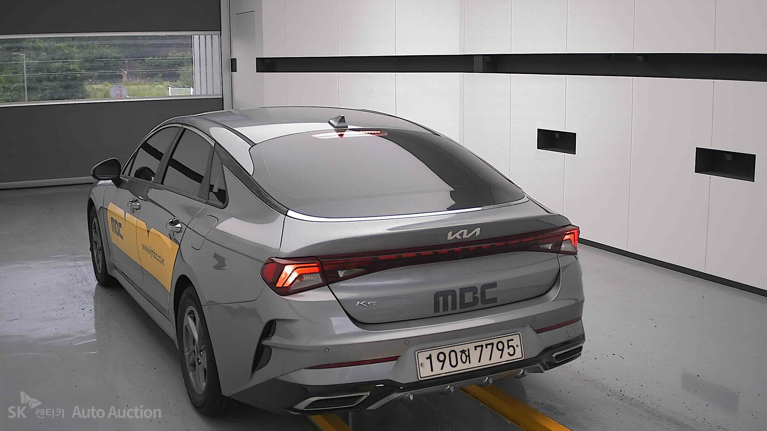 2022 - kia k5