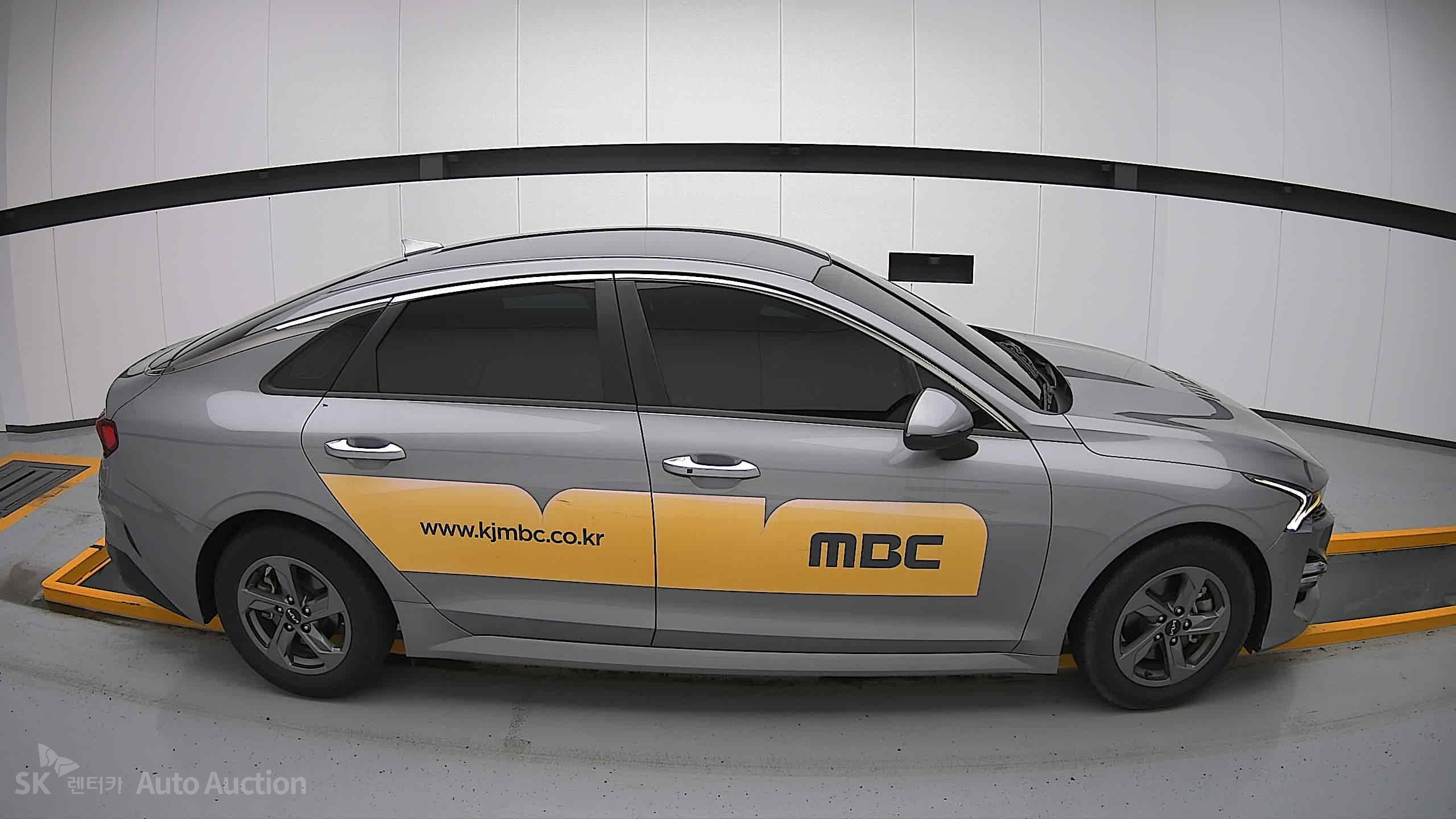 2022 - kia k5