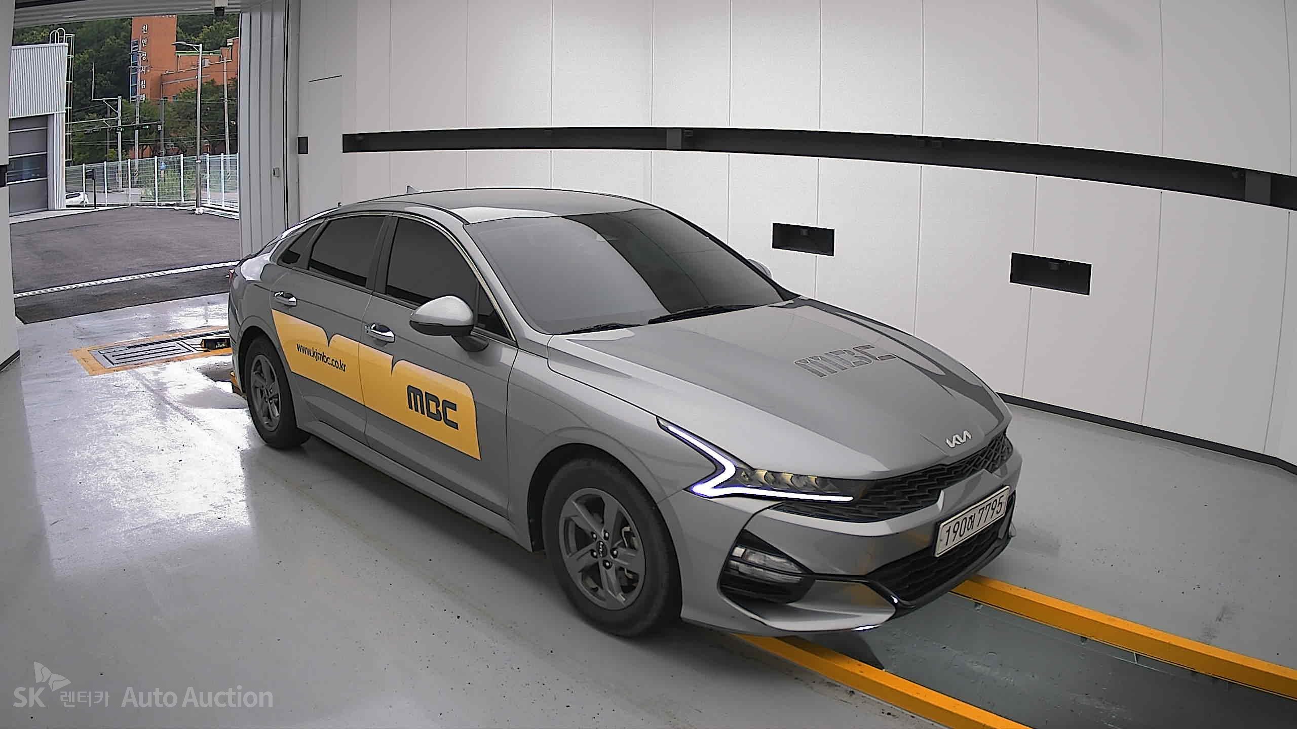 2022 - kia k5