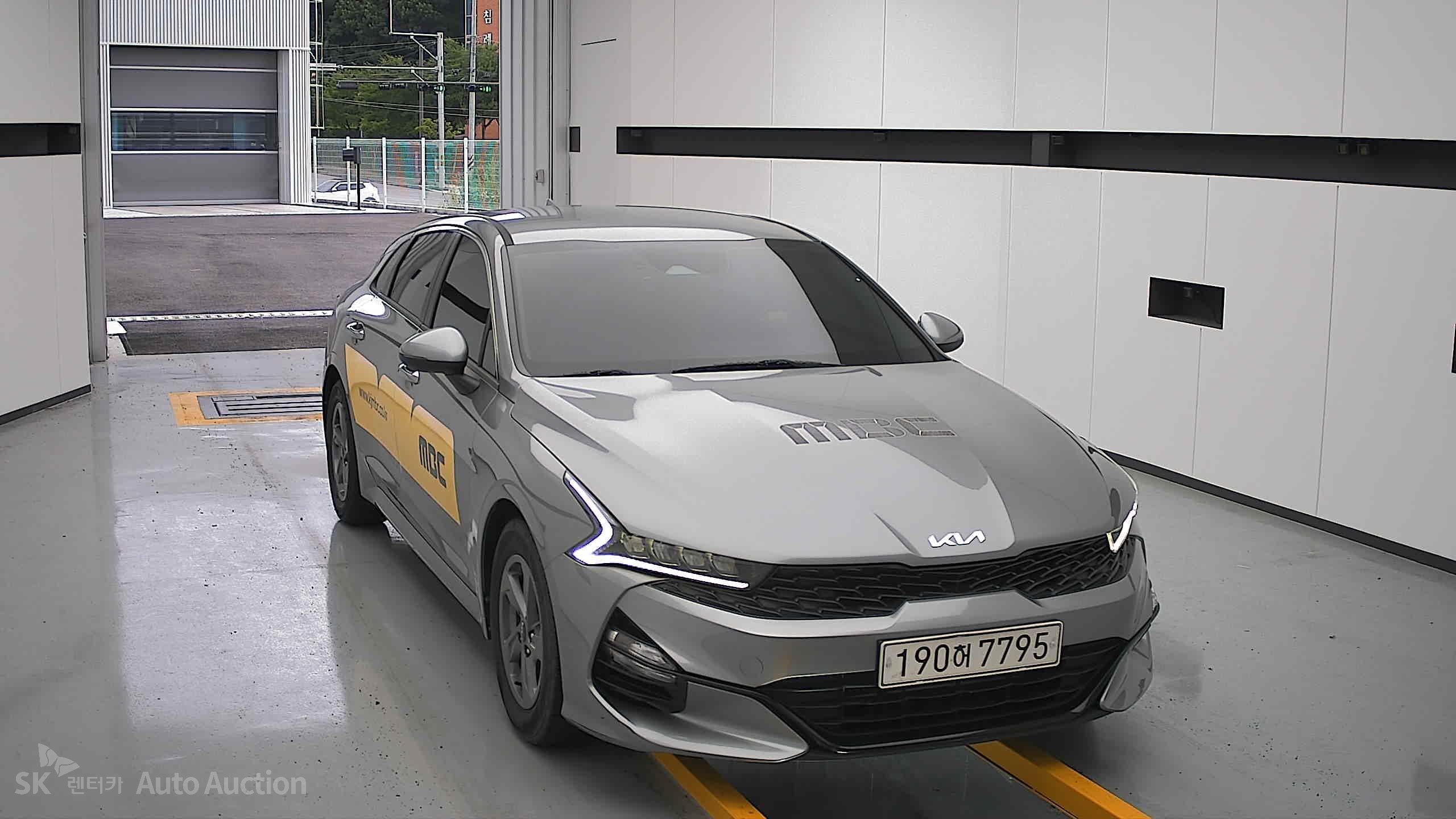 2022 - kia k5