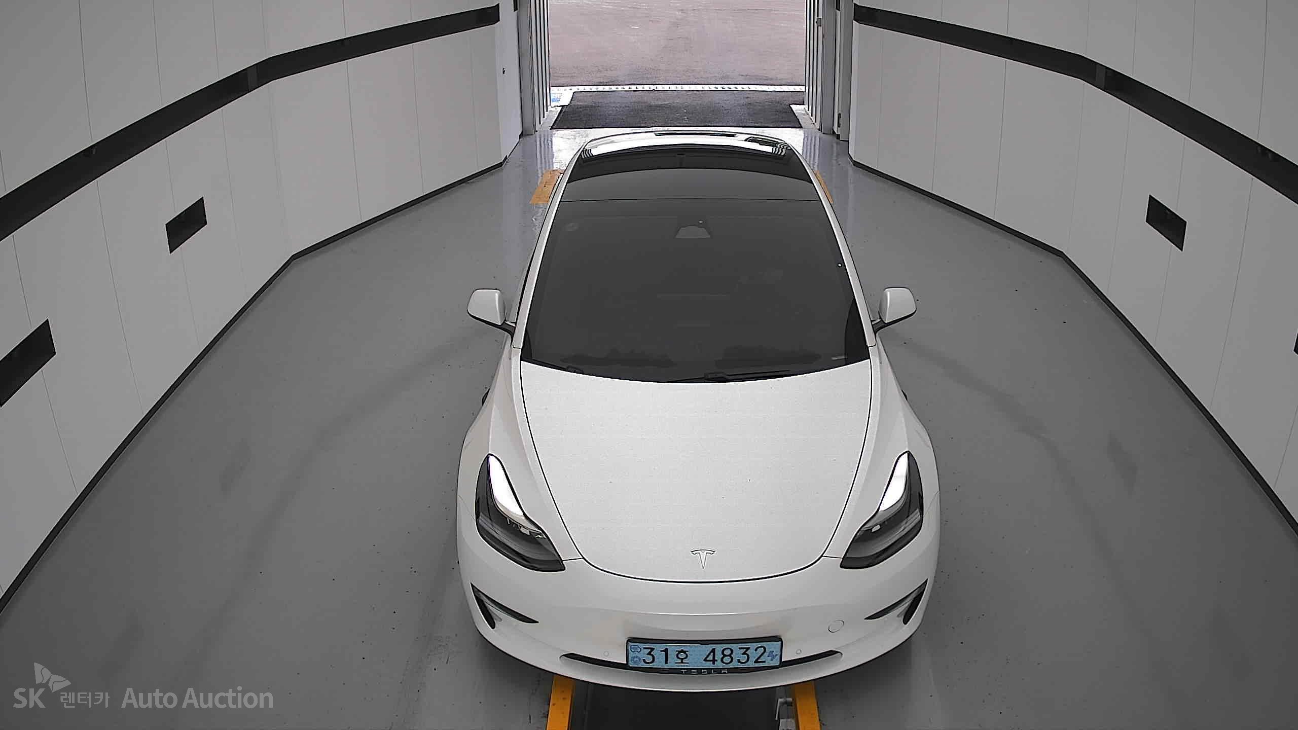 2021 - tesla model 3