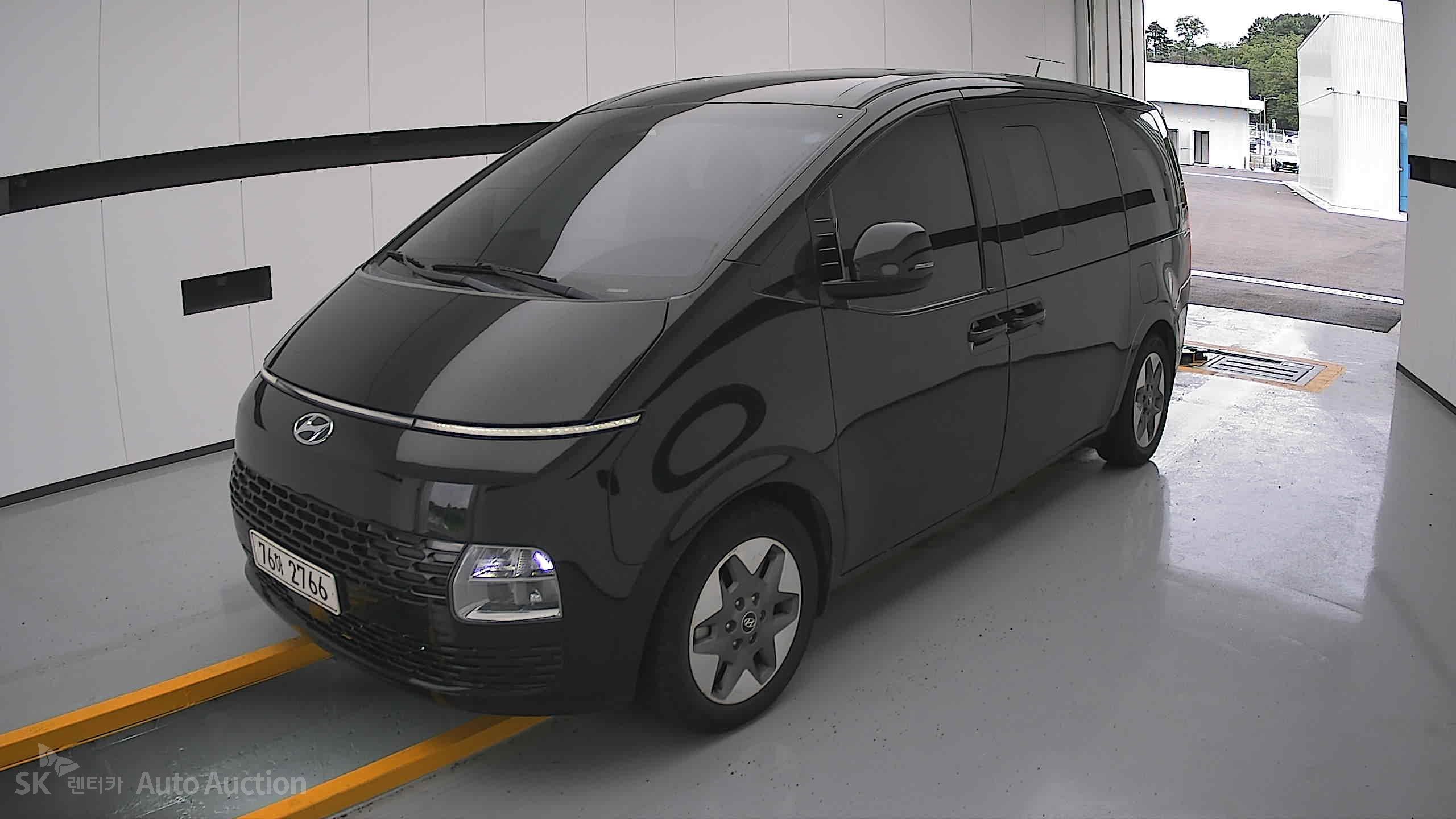 2022 - hyundai staria