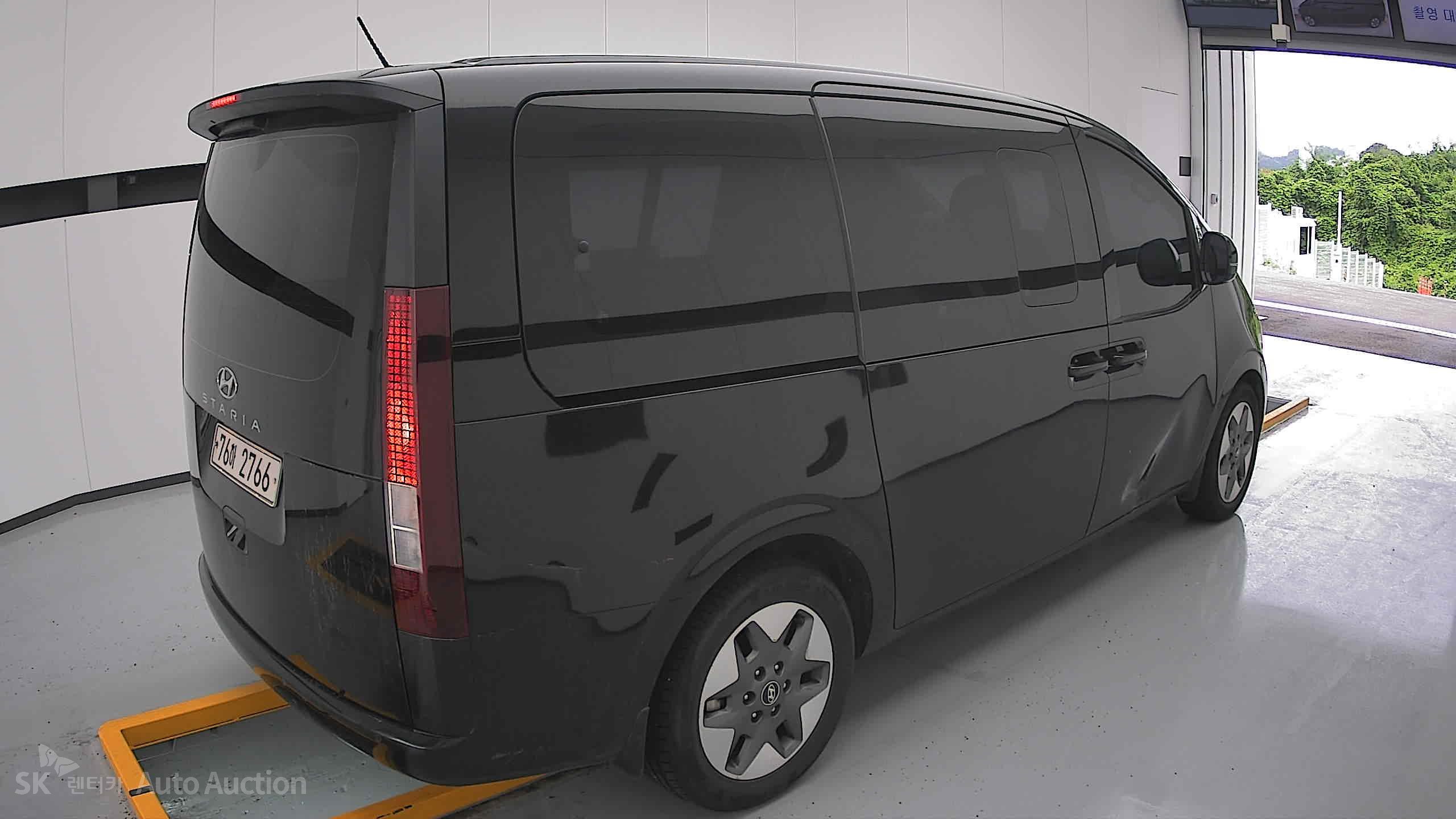 2022 - hyundai staria