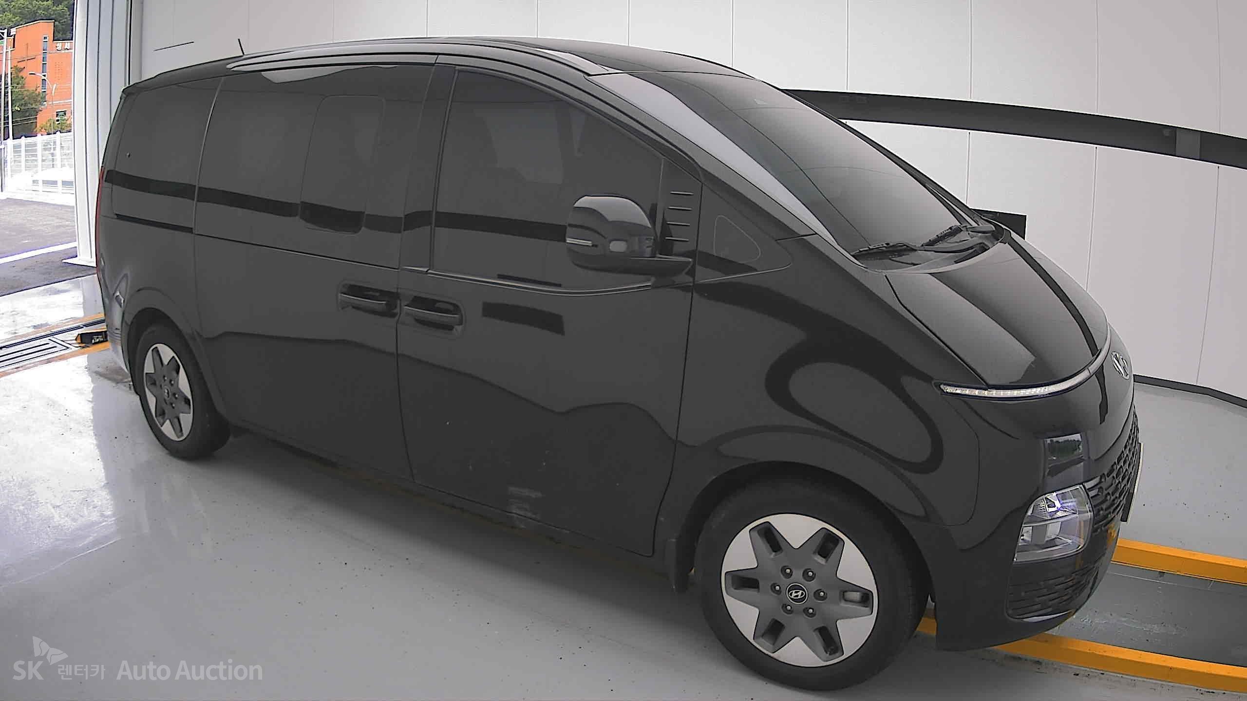 2022 - hyundai staria