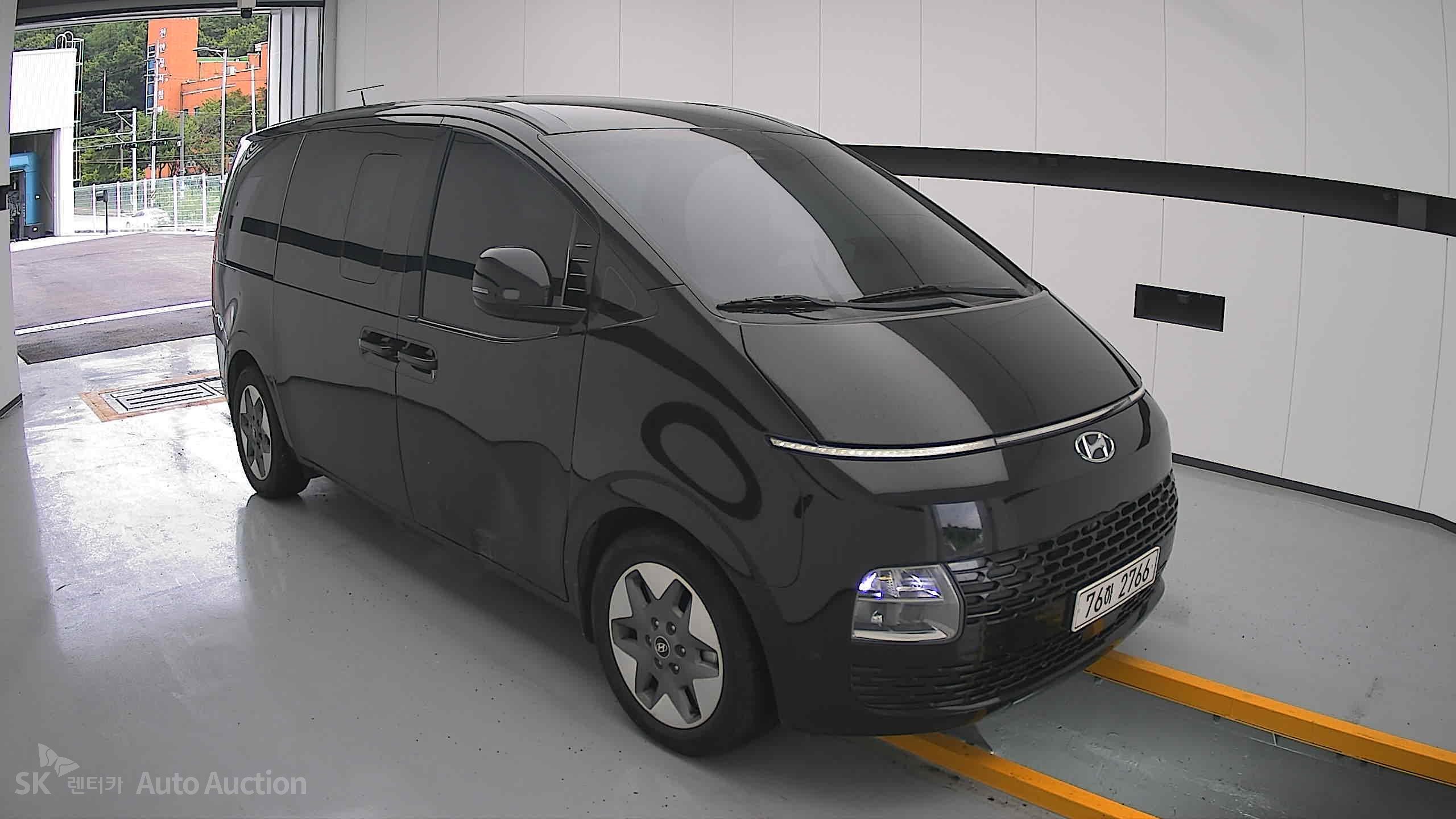 2022 - hyundai staria