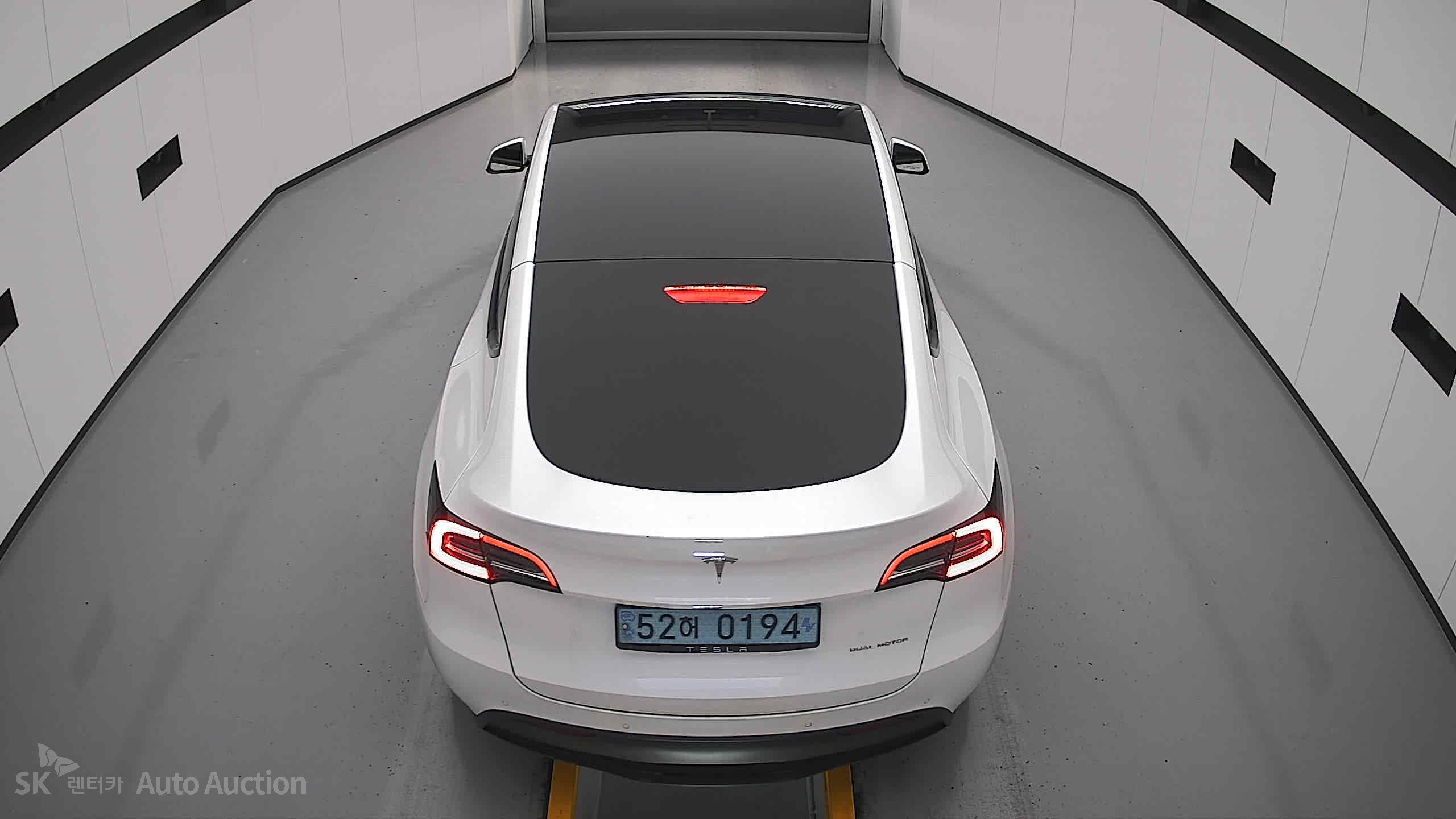Tesla Model Y 2022 — صورة 23